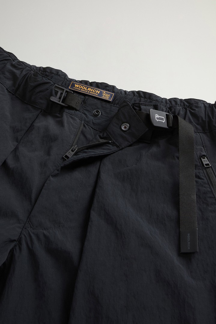 NYLON RIPSTOP CARGO PANT Black photo 5 | Woolrich