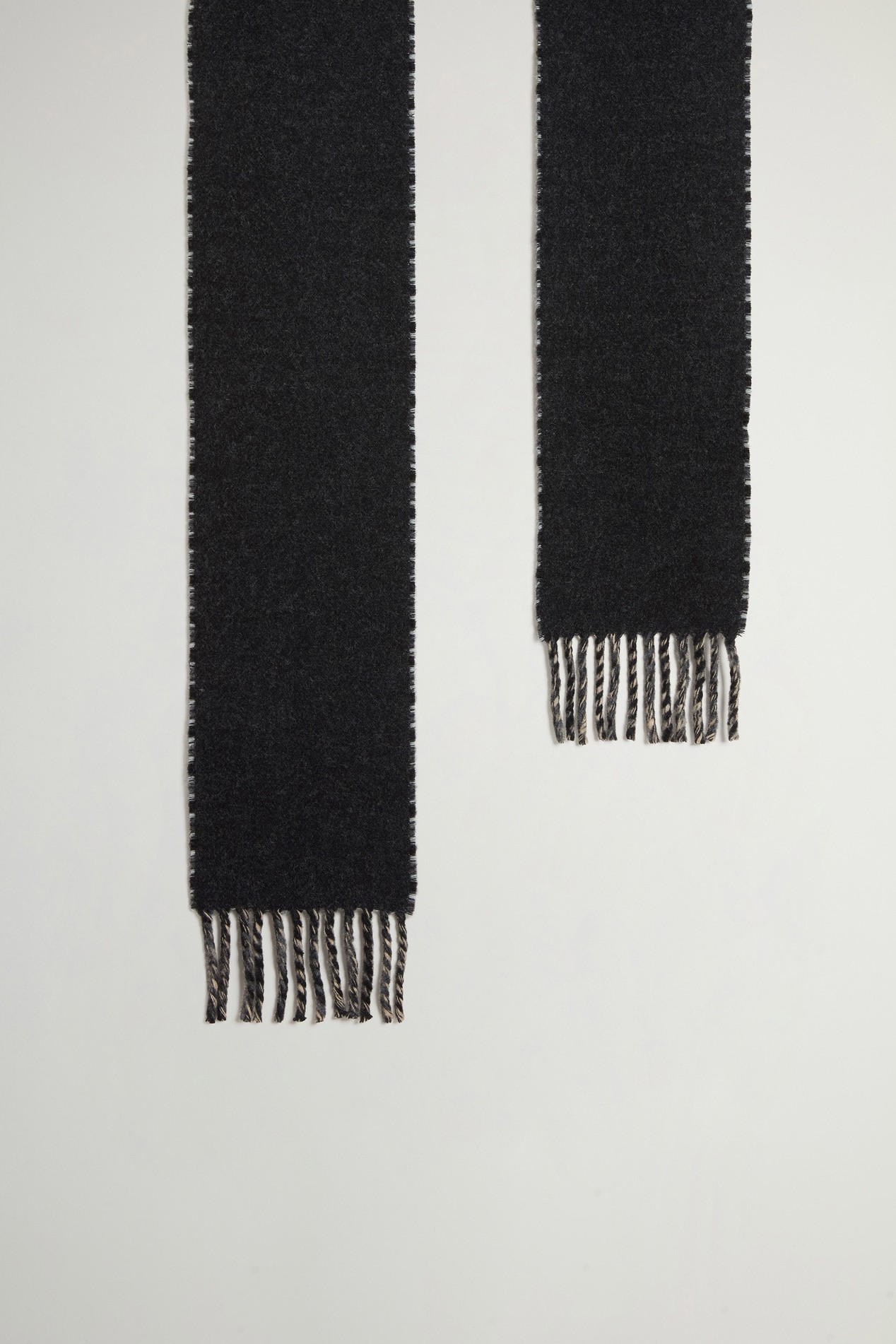 Scarf in Pure Wool with Checked Pattern Gray photo 2 | Woolrich