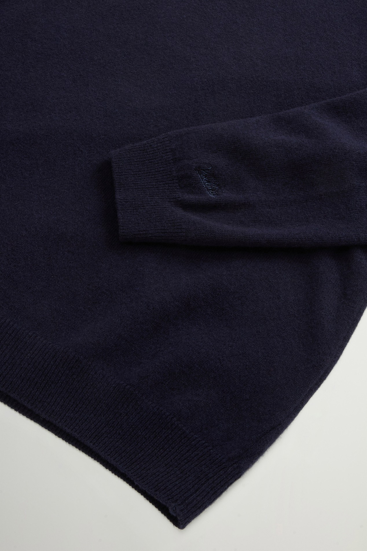 Trui van zuivere scheerwol met V-hals Blauw photo 2 | Woolrich