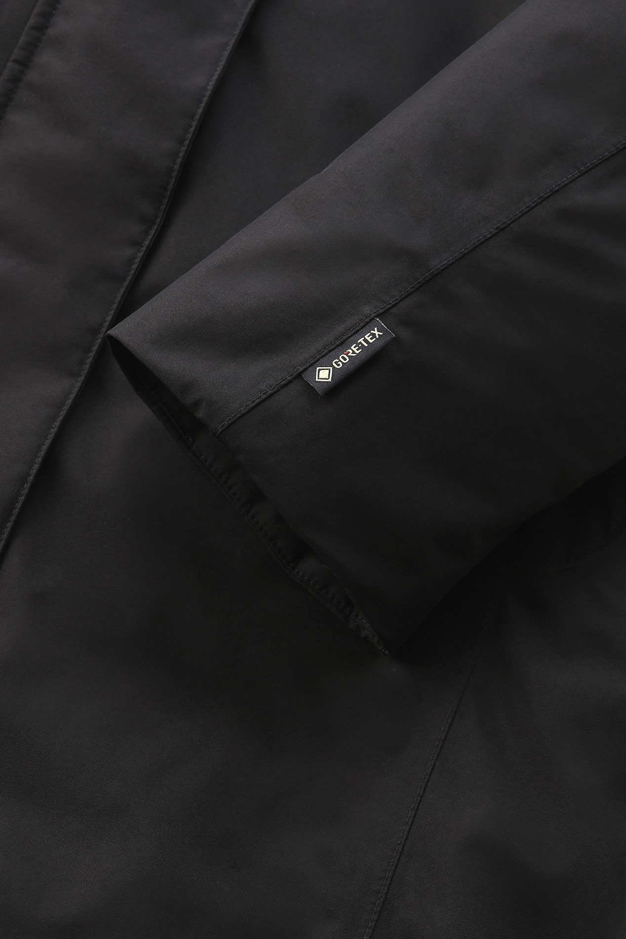 GORE-TEX Waterproof Marshall Parka Black photo 4 | Woolrich
