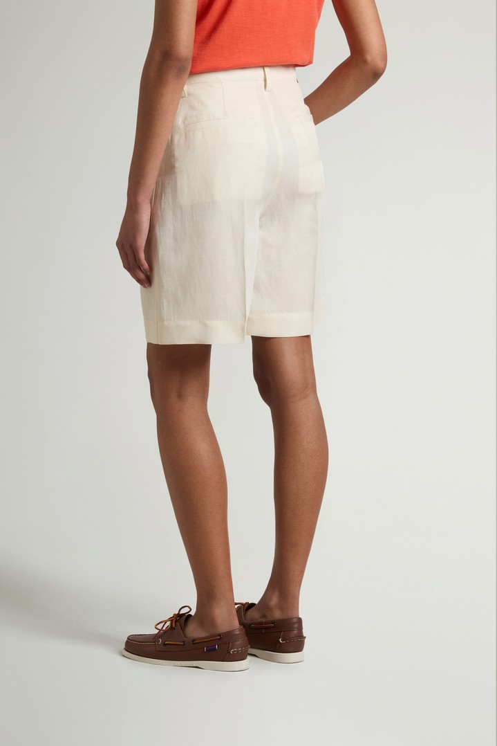 Shorts in Linen Blend with Darts White photo 2 | Woolrich