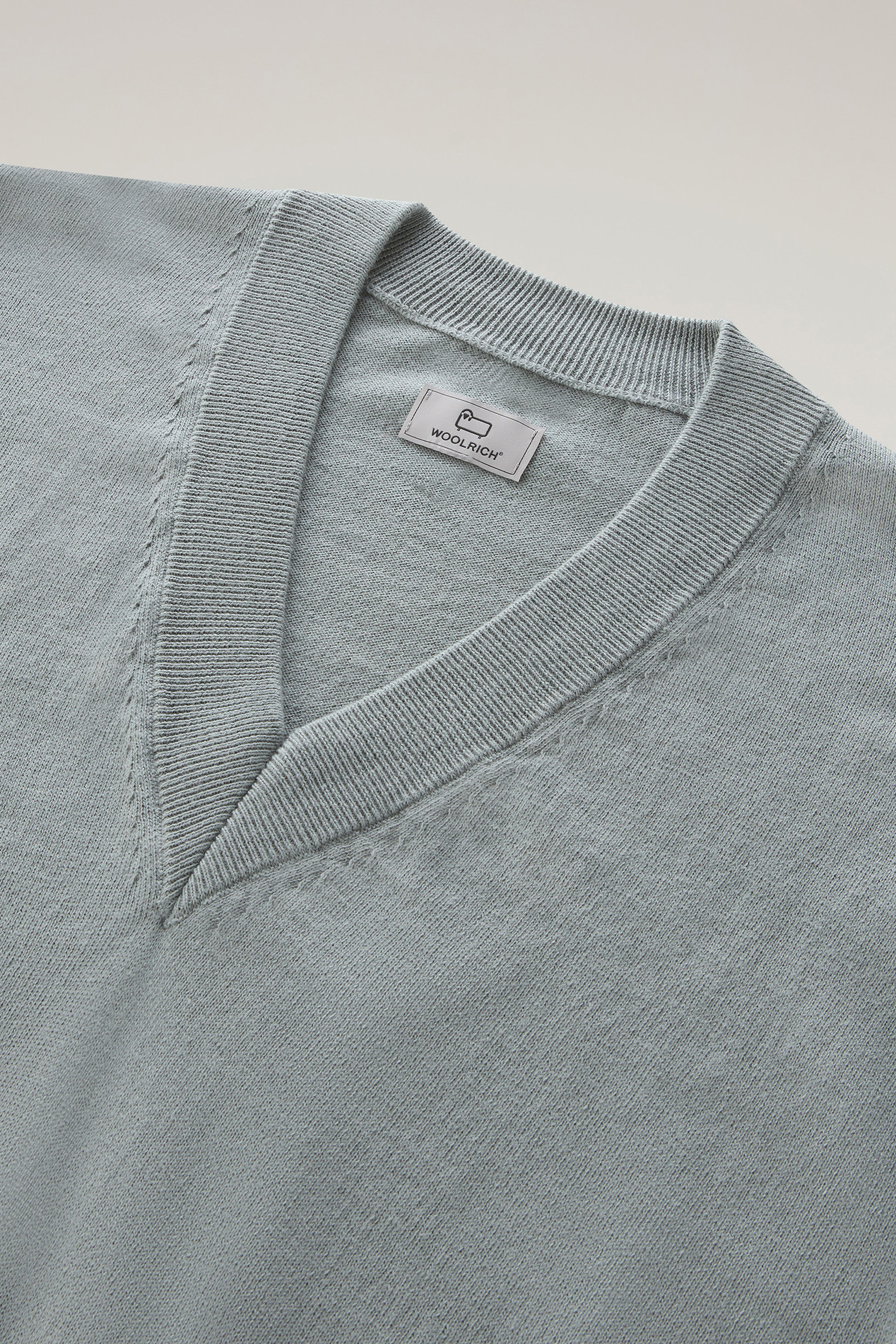 V-Neck Sweater in Cotton and Cashmere Green photo 2 | Woolrich