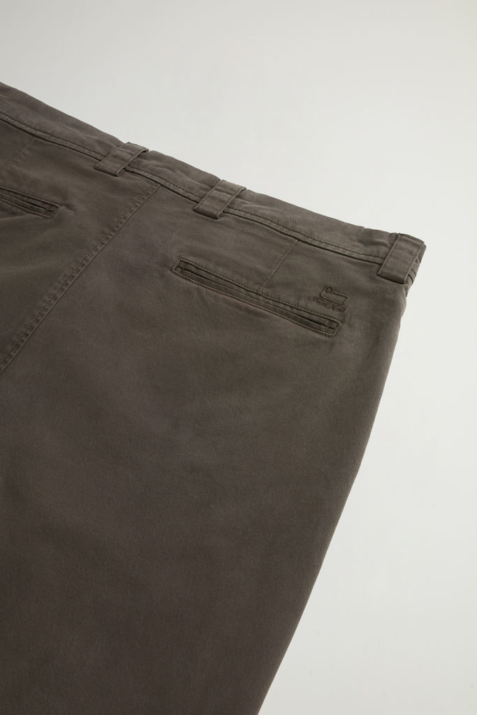 Garment-Dyed Chino Pants in Stretch Cotton Twill Green photo 4 | Woolrich