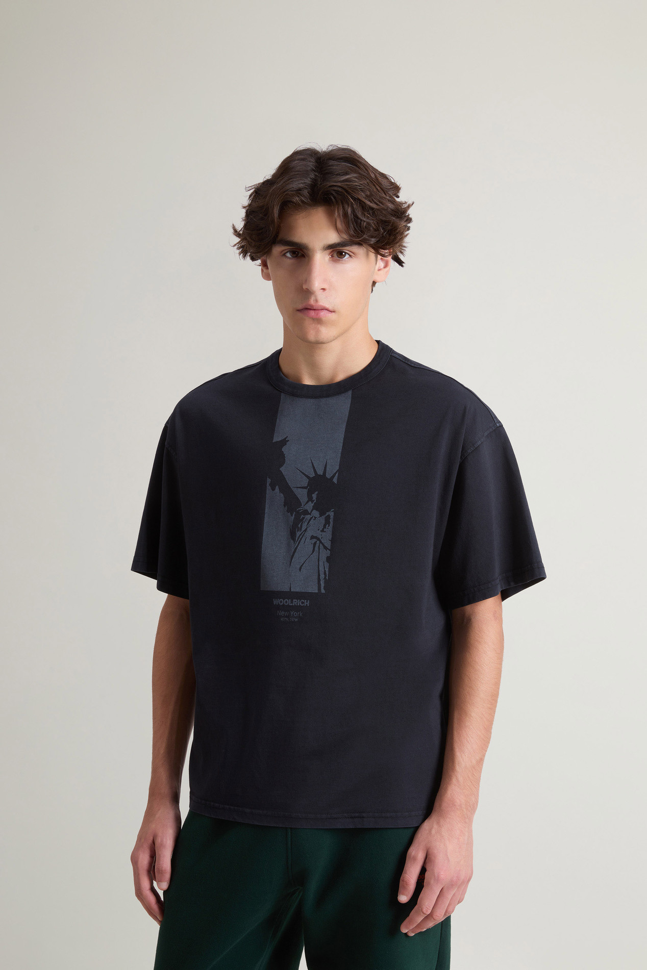 Teen Boys’ Garment-Dyed Pure Cotton T-Shirt with Print Black photo 1 | Woolrich