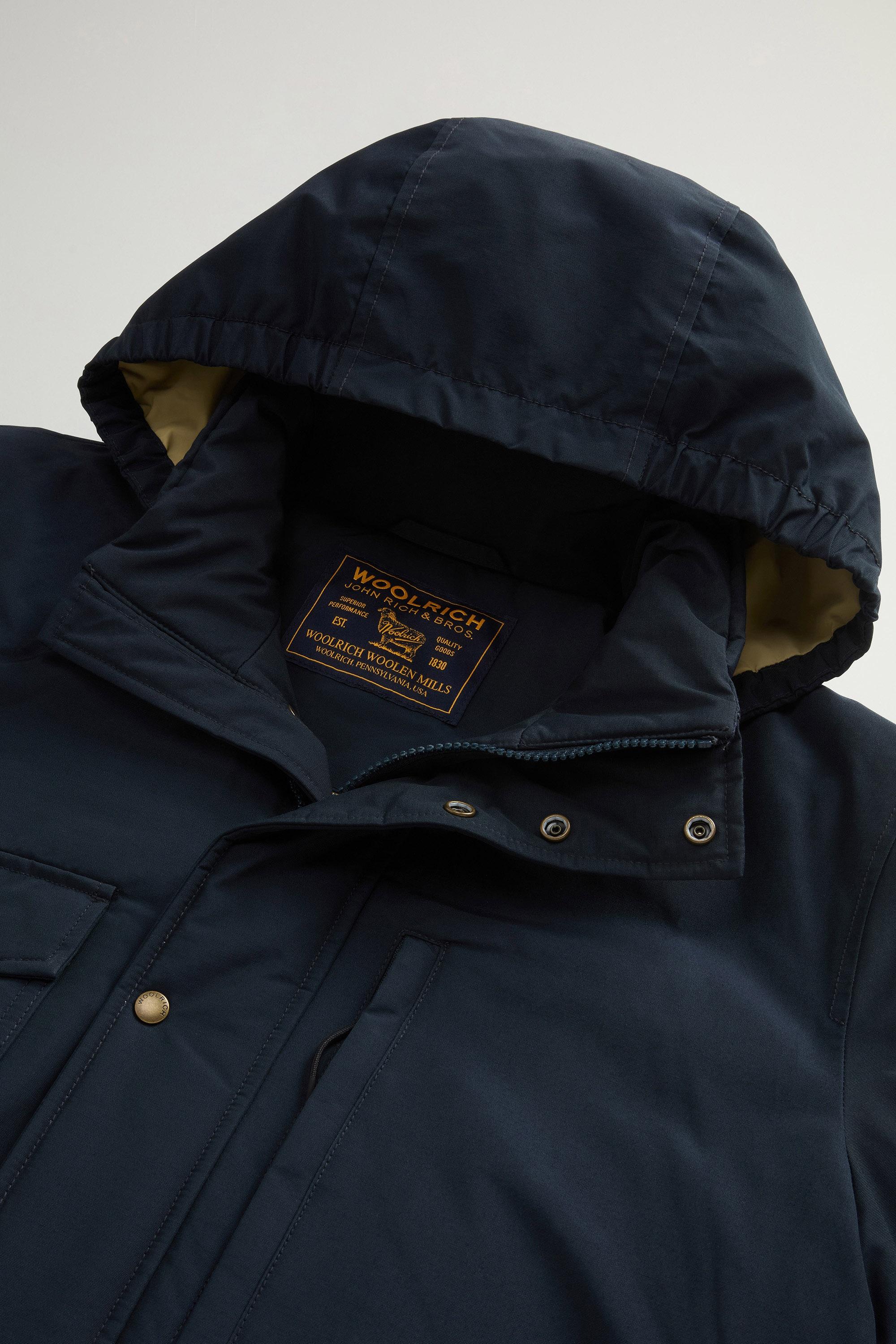 Mountain Jacket in Ramar Cloth Blue photo 6 | Woolrich