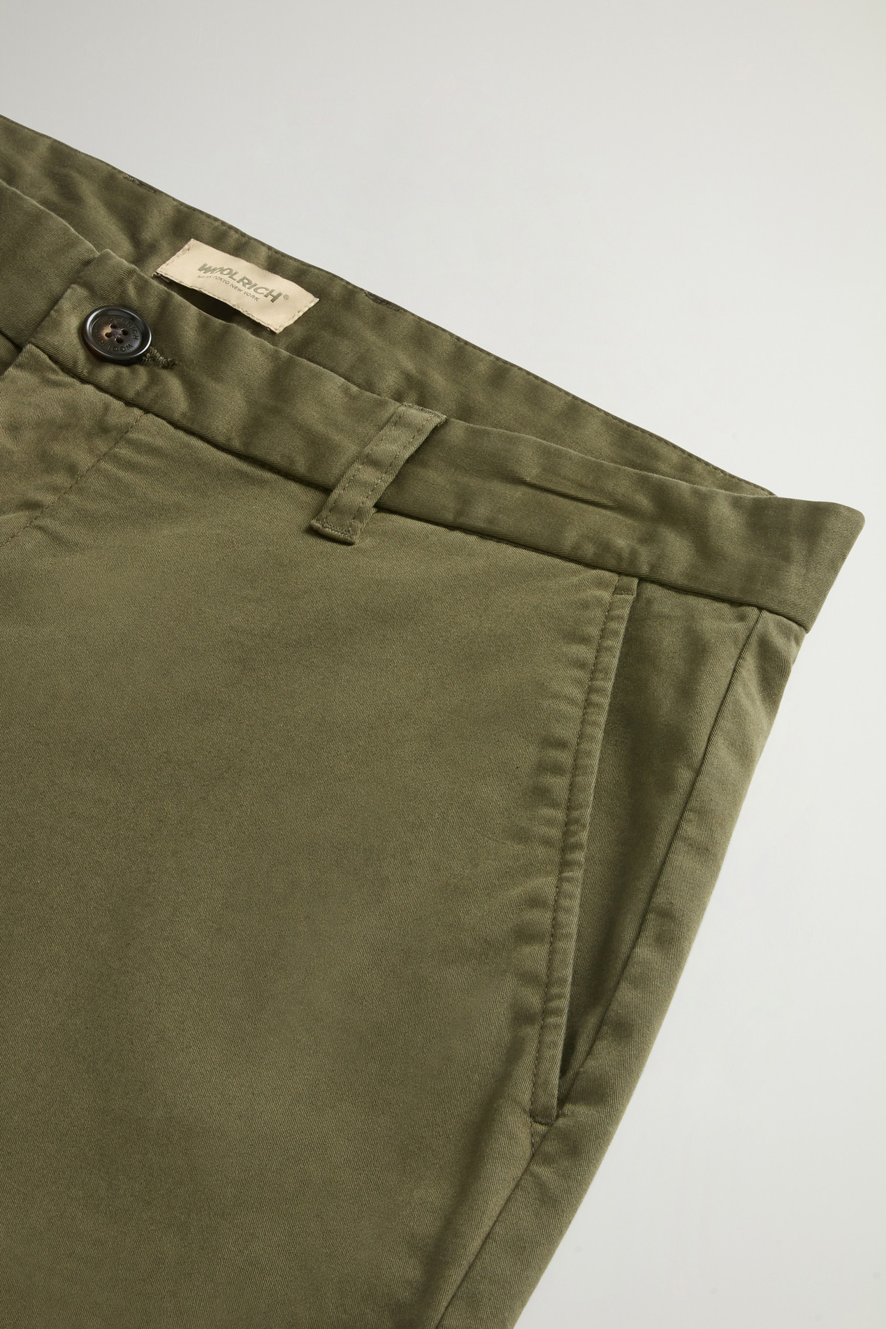 Garment-Dyed Stretch Cotton Twill Chinos Green photo 3 | Woolrich