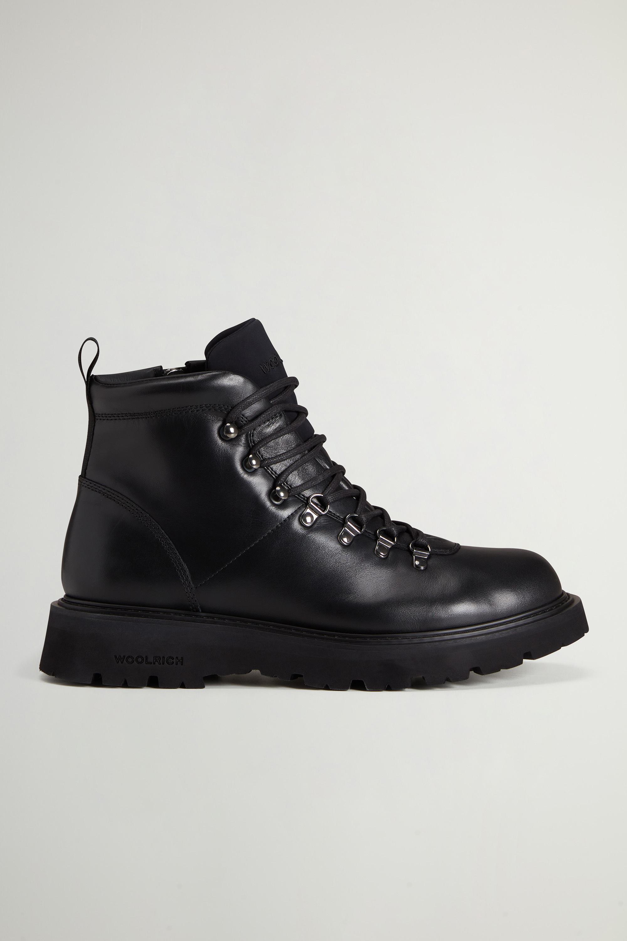Hiking Boots in Calfskin Leather Black photo 1 | Woolrich