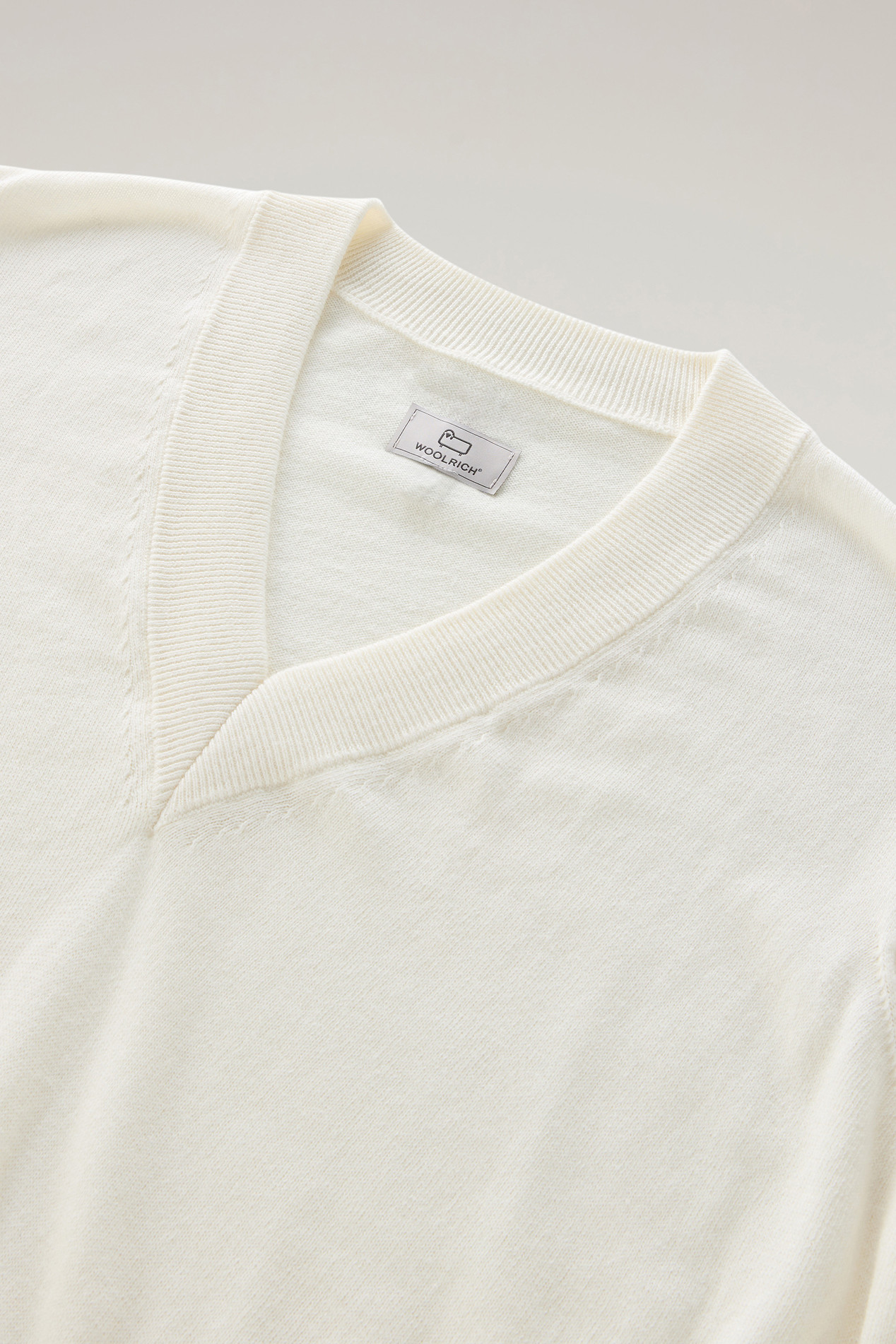 V-Neck Sweater in Cotton and Cashmere White photo 2 | Woolrich
