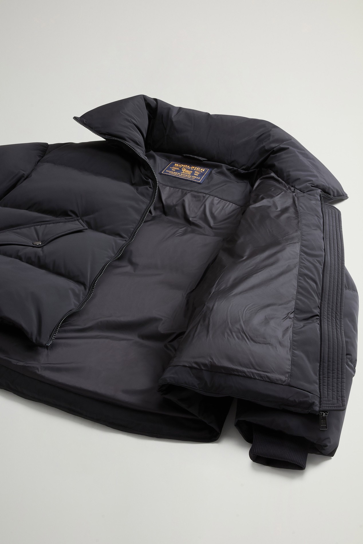 KELLY SHORT JACKET Schwarz photo 8 | Woolrich