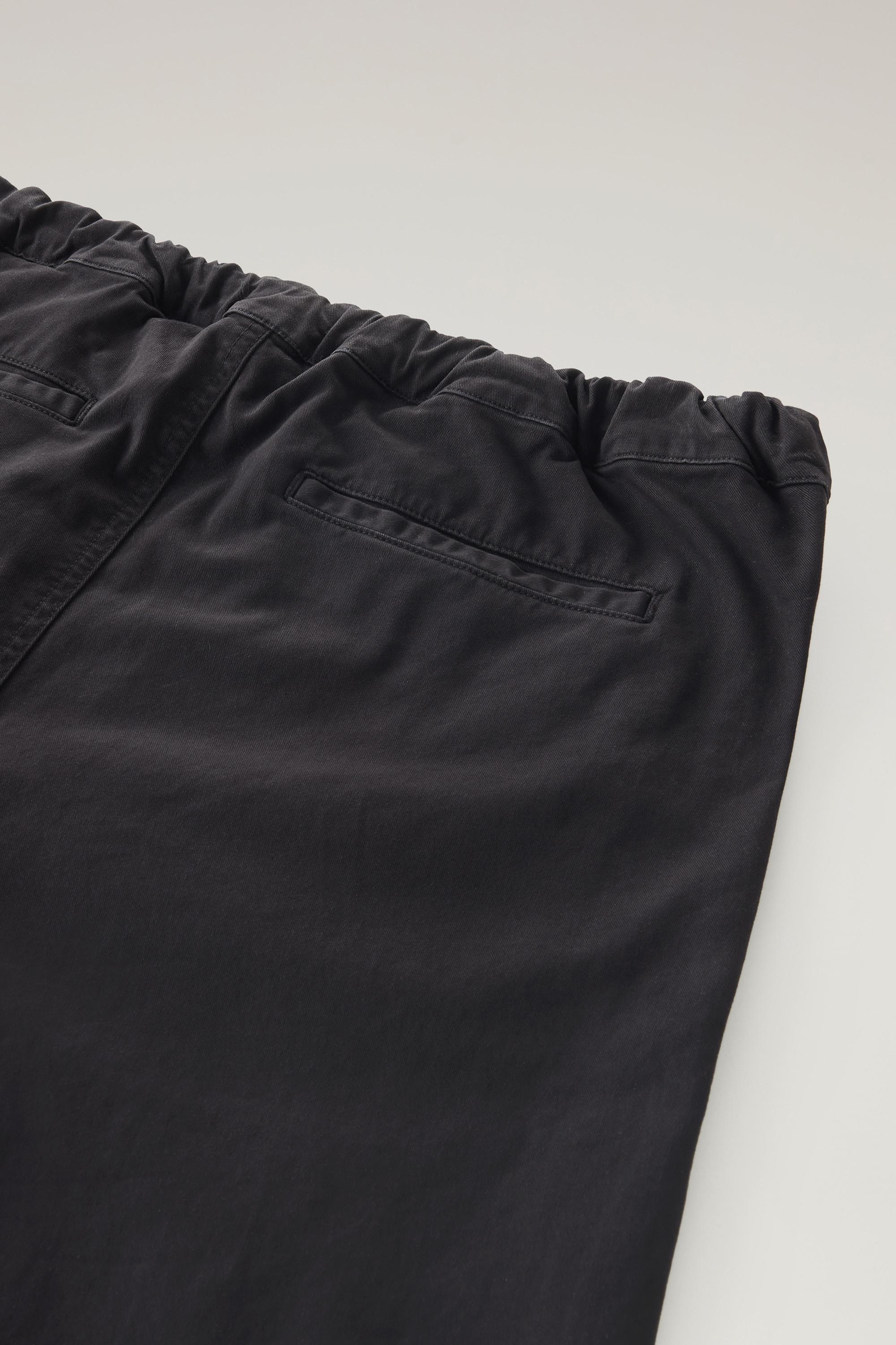 Garment-Dyed Chino Pants in Stretch Cotton Twill Black photo 4 | Woolrich
