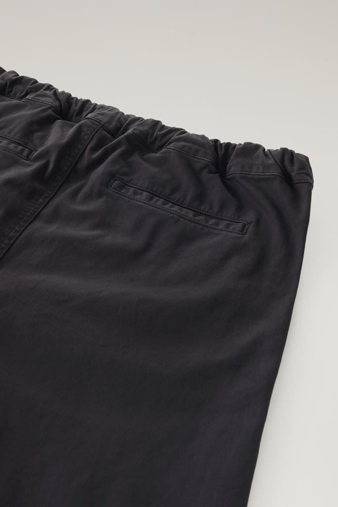 Garment-Dyed Chino Pants in Stretch Cotton Twill Black photo 4 | Woolrich