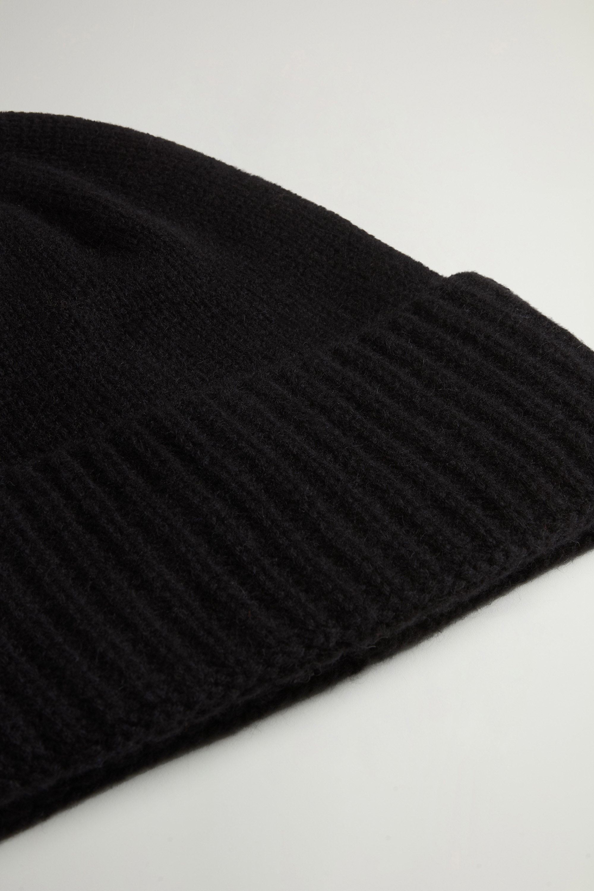 Bonnet en pur cachemire Noir photo 3 | Woolrich