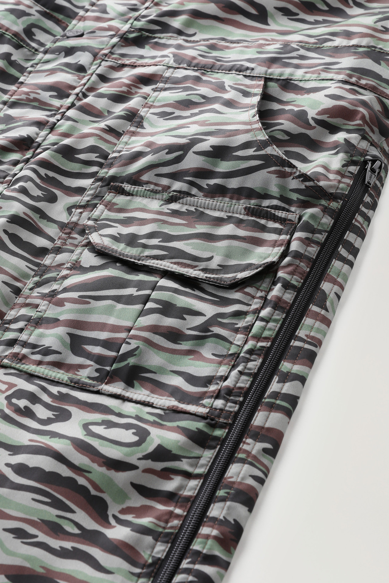 Jumpsuit with Shadowbark Camo Print - Serving the People / Woolrich Green photo 5 | Woolrich