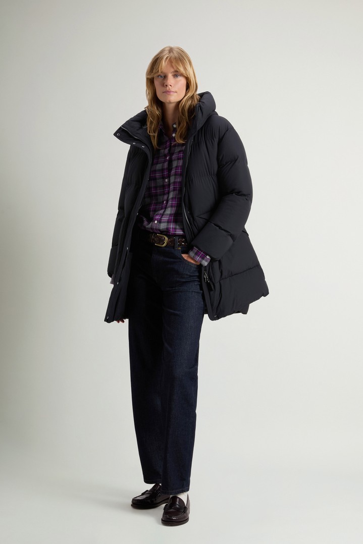 Quilted Madison Parka in Matte Stretch Nylon Black photo 2 | Woolrich