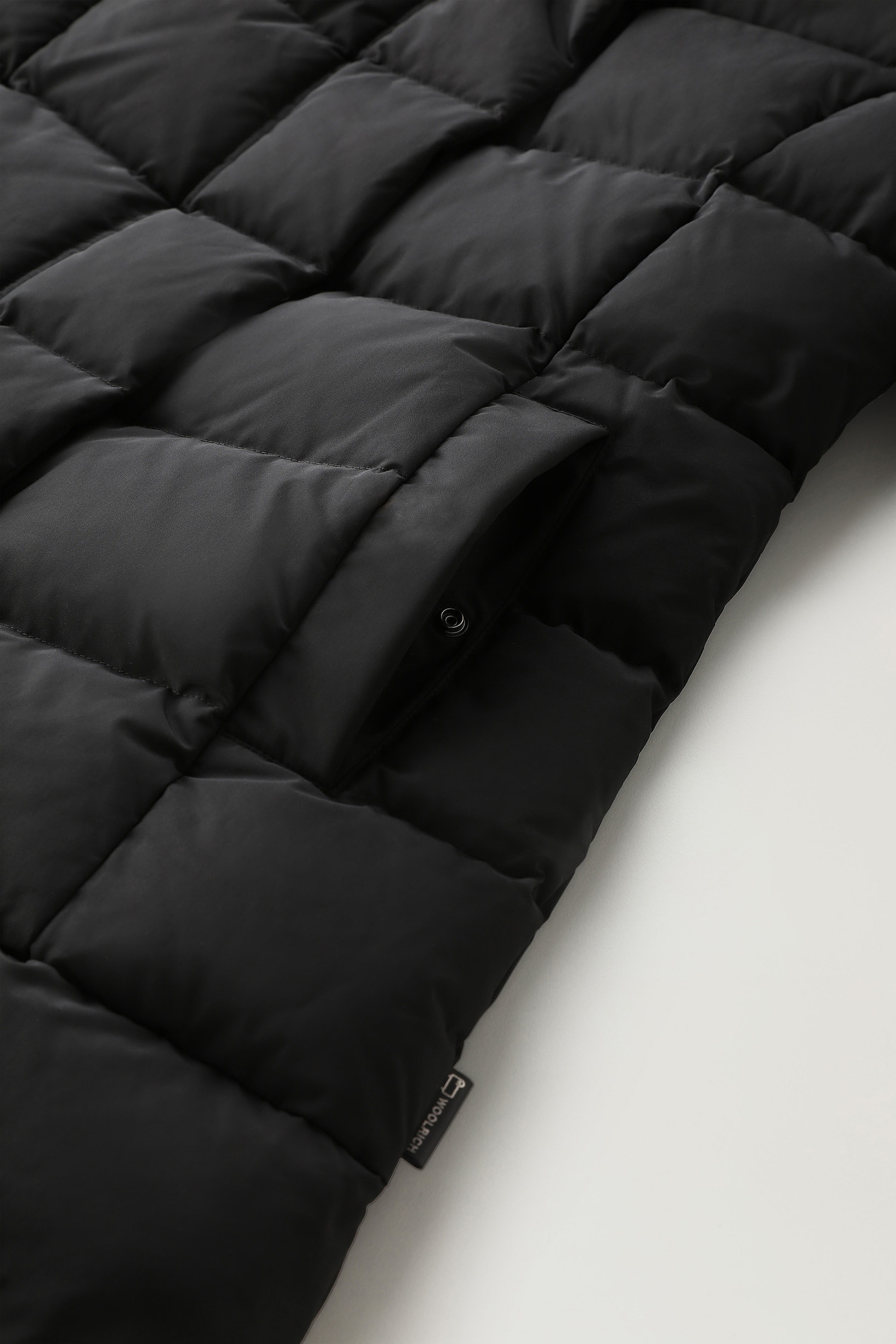 Puffy Prescott Parka in Urban Touch Black photo 4 | Woolrich
