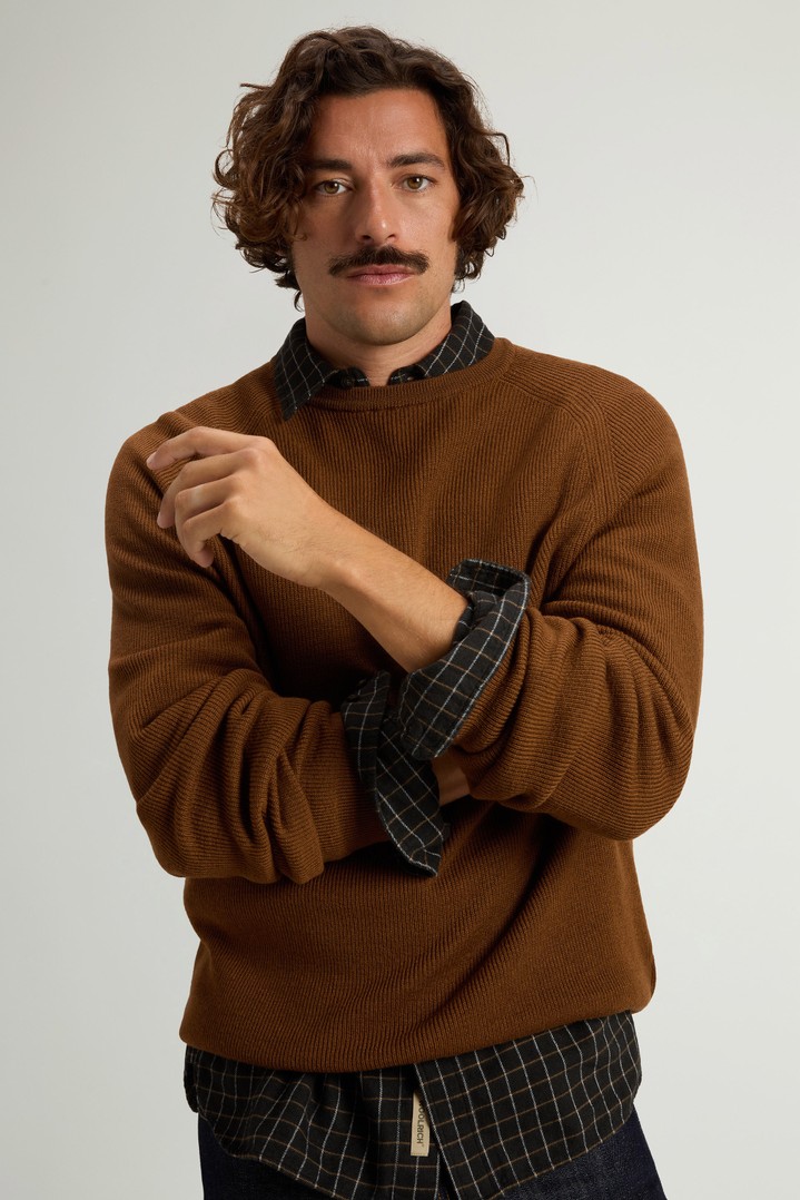 Crewneck Sweater in Pure Merino Virgin Wool Brown photo 4 | Woolrich