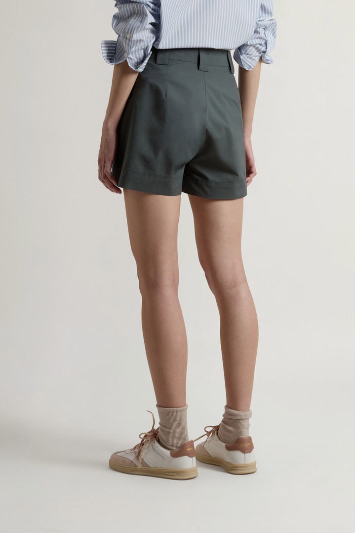 COTTON POPLIN SHORTS Green photo 2 | Woolrich
