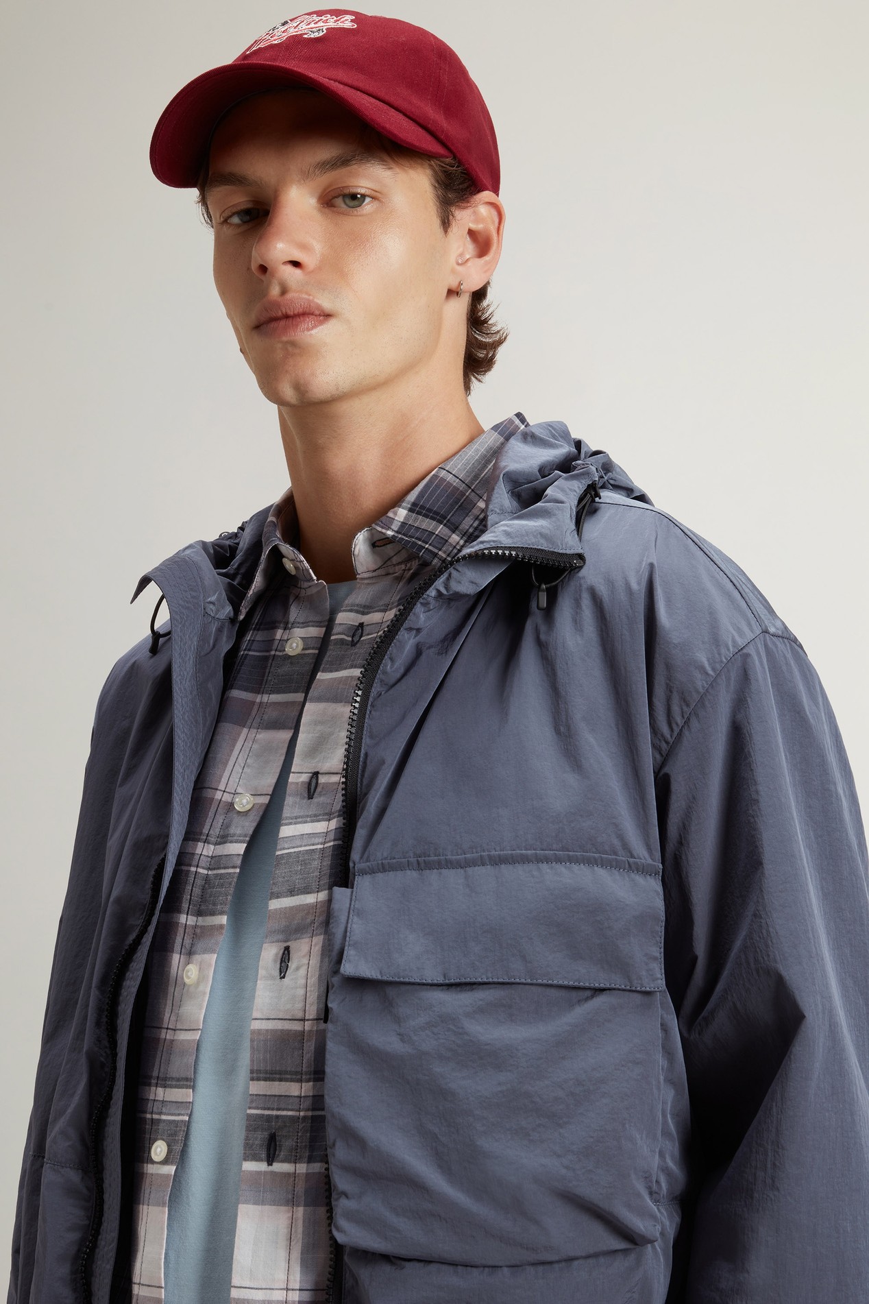 SHINY NYLON HOODED JACKET Blue photo 4 | Woolrich