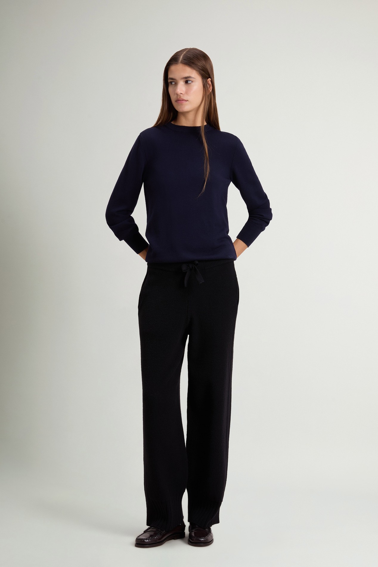 Pants in Virgin Wool and Cashmere Black photo 2 | Woolrich