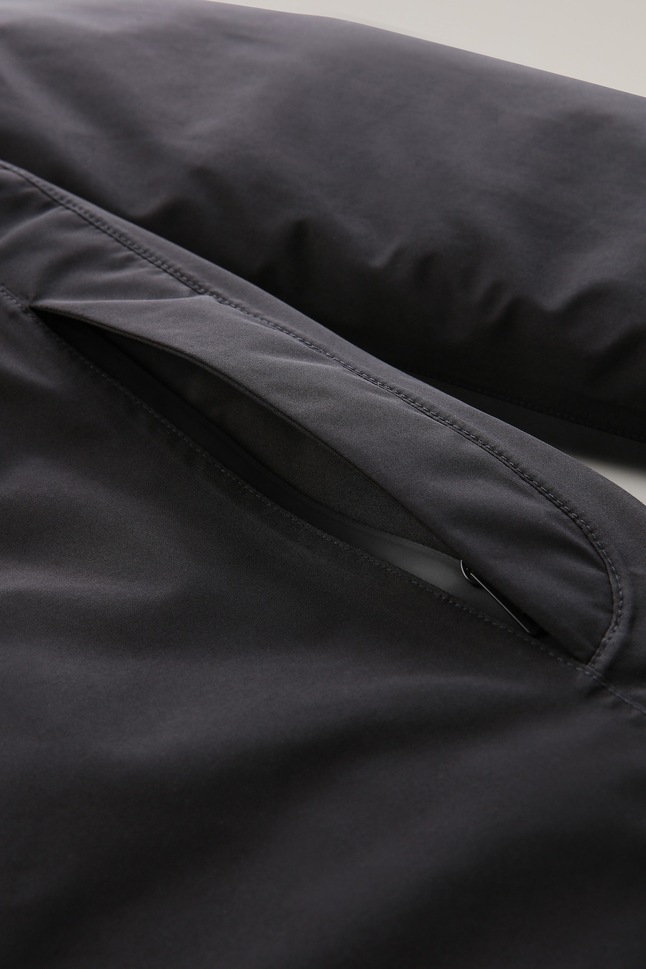 GORE-TEX Waterproof Marshall Parka Black photo 5 | Woolrich