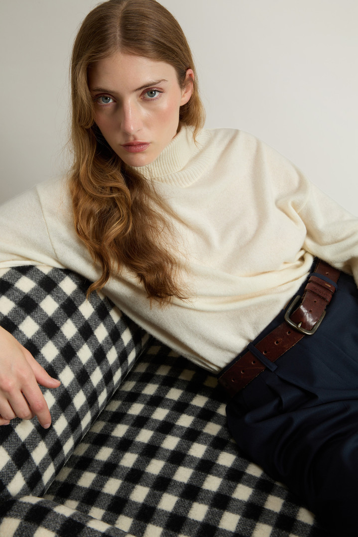 Turtleneck Sweater in Virgin Wool and Cashmere Blend White photo 4 | Woolrich