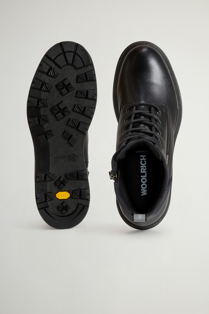 Grove Lace-Up Boots in Leather Black photo 4 | Woolrich