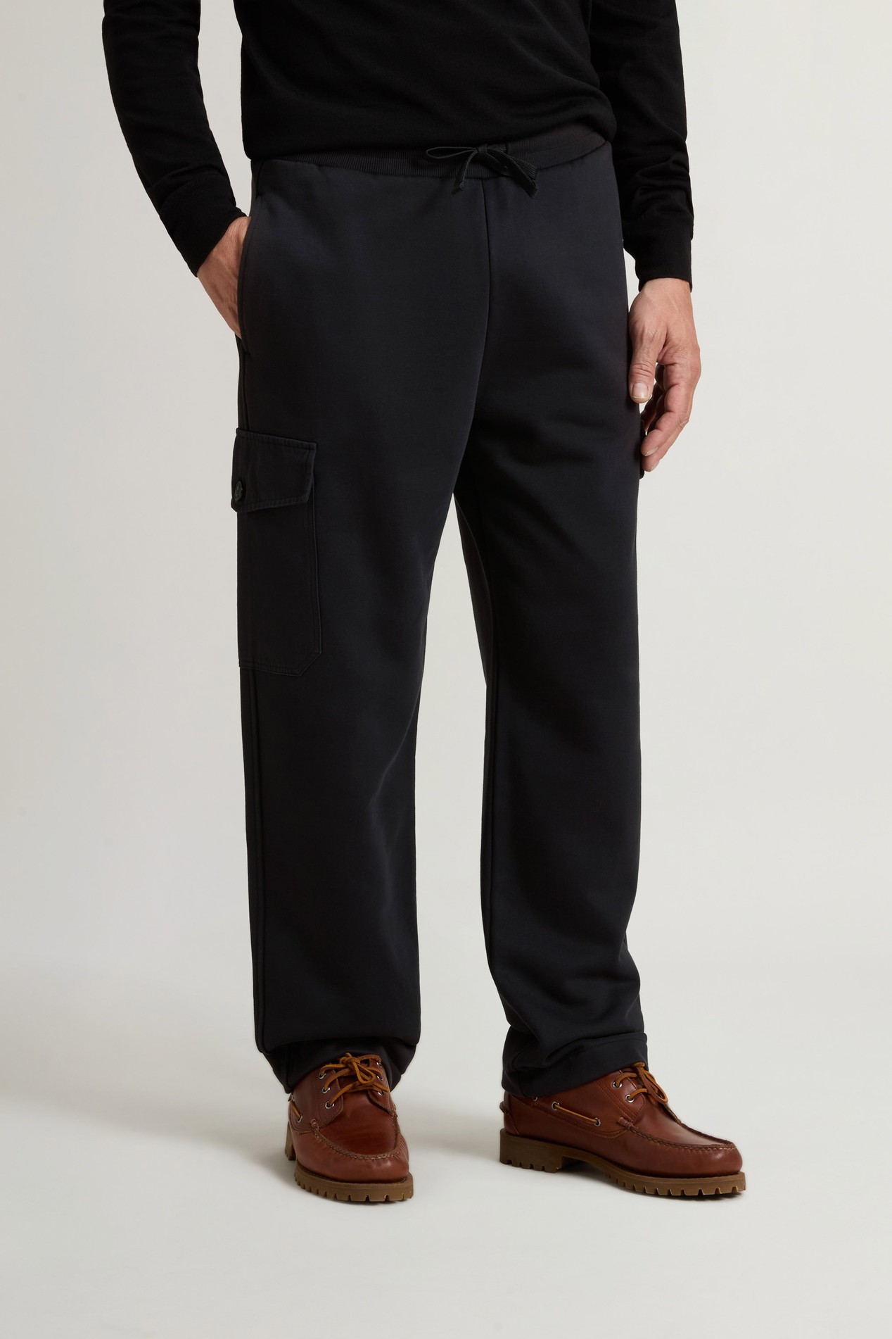 GRAPHIC FLEECE SWEATPANT Black photo 1 | Woolrich