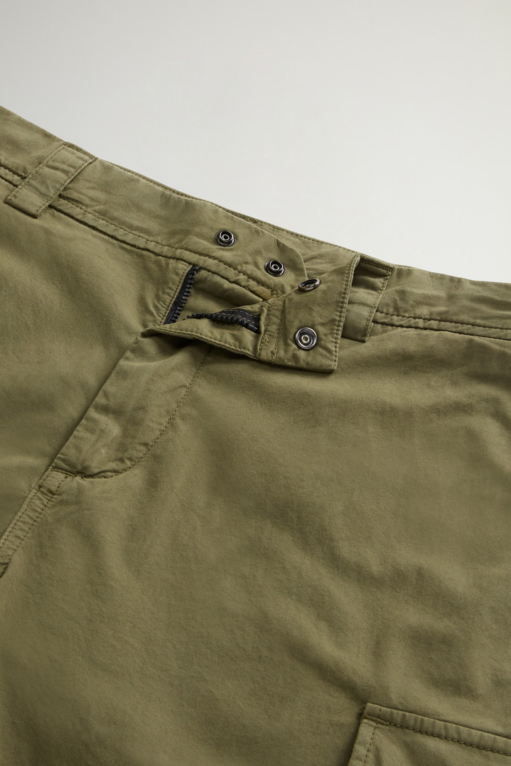 Garment-Dyed Cargo Short in Pure Cotton Green photo 2 | Woolrich