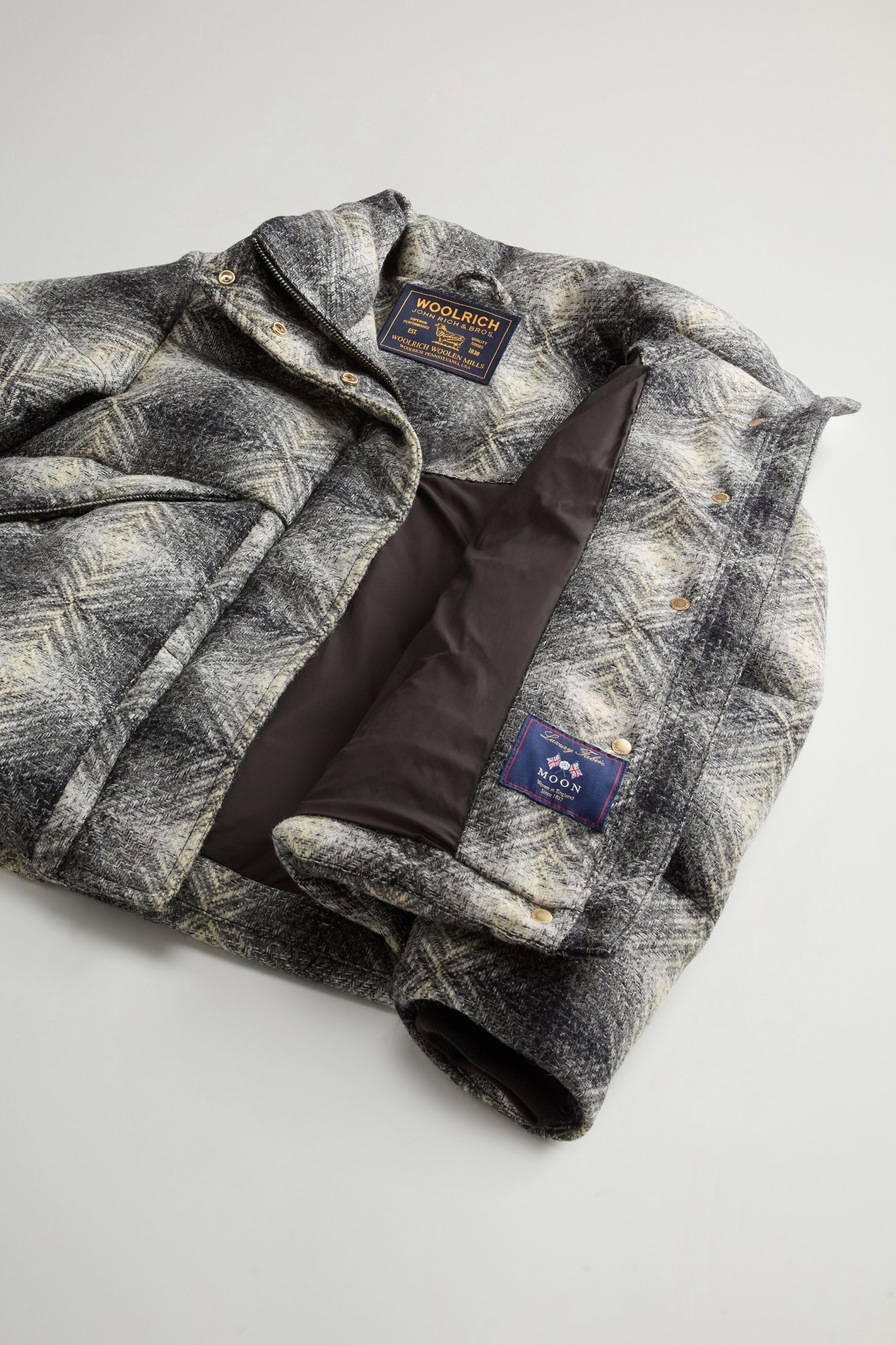 AZTEC WOOL PUFFER JACKET White photo 8 | Woolrich