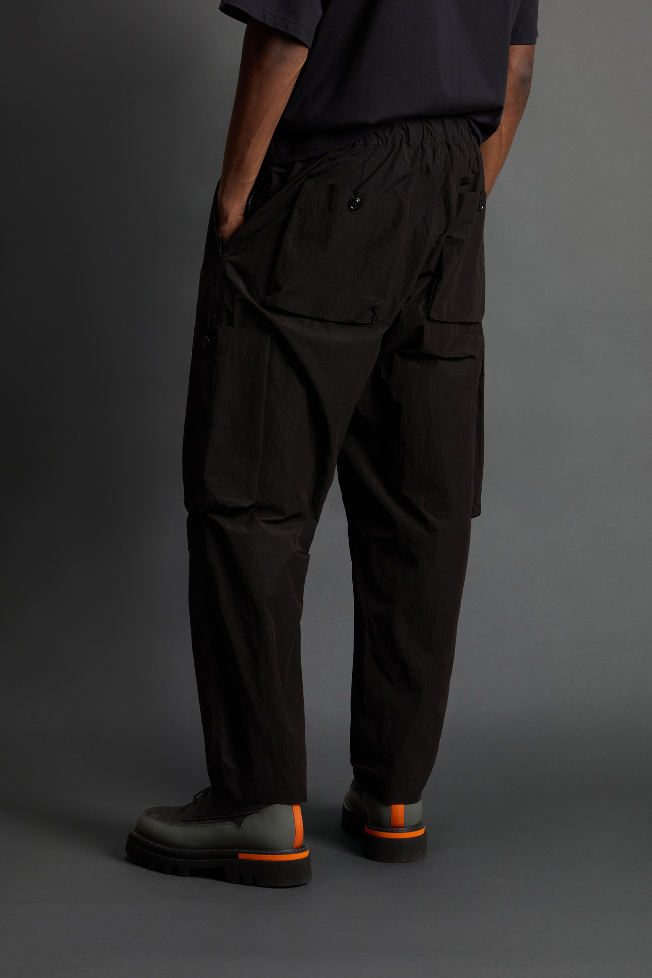 Pants in Olmetex Cotton and Nylon Blend by Todd Snyder Black photo 4 | Woolrich