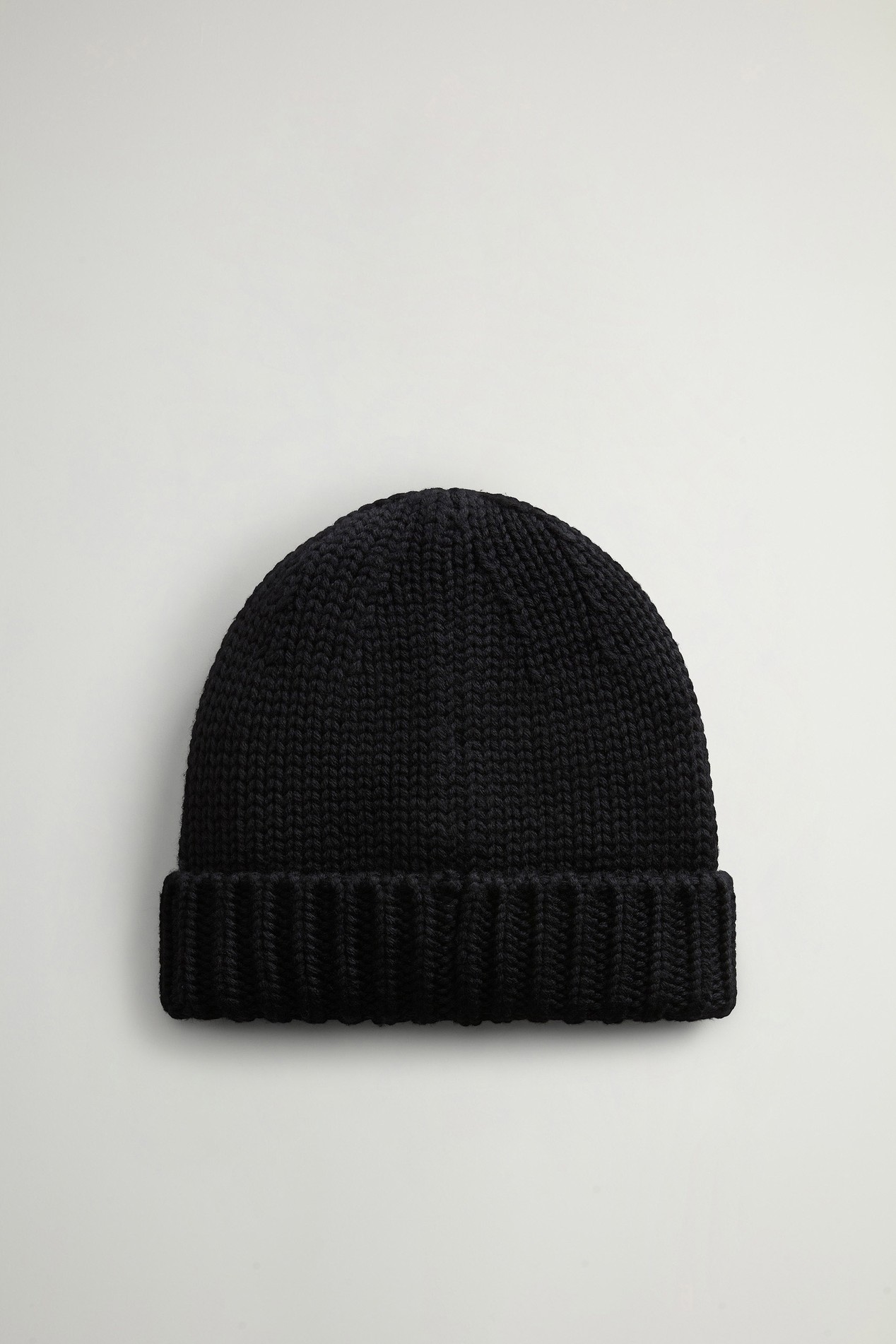 Boys' Beanie in Pure Merino Virgin Wool with Logo Black photo 2 | Woolrich