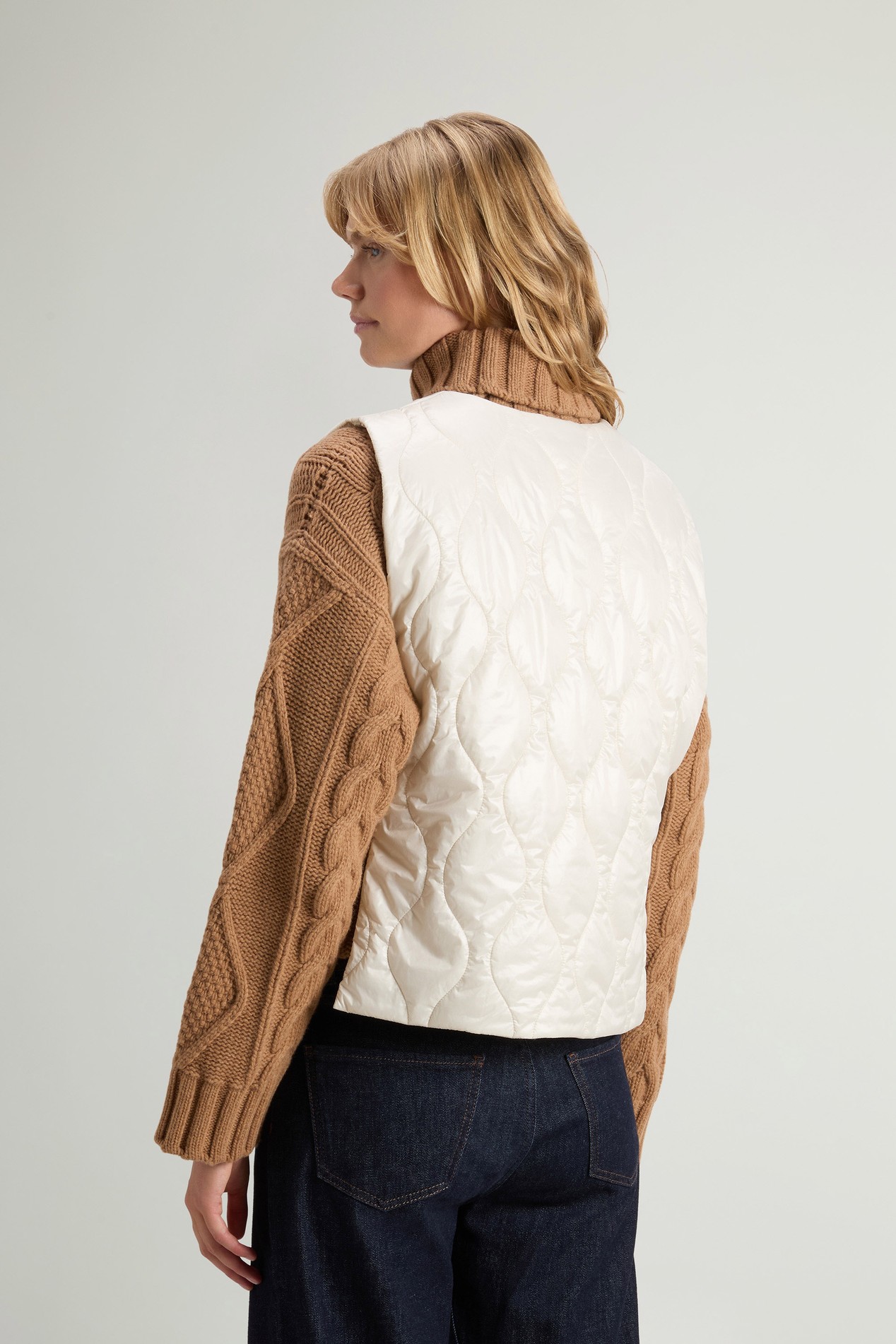 Packable Quilted Vest in Urban Light Nylon White photo 3 | Woolrich