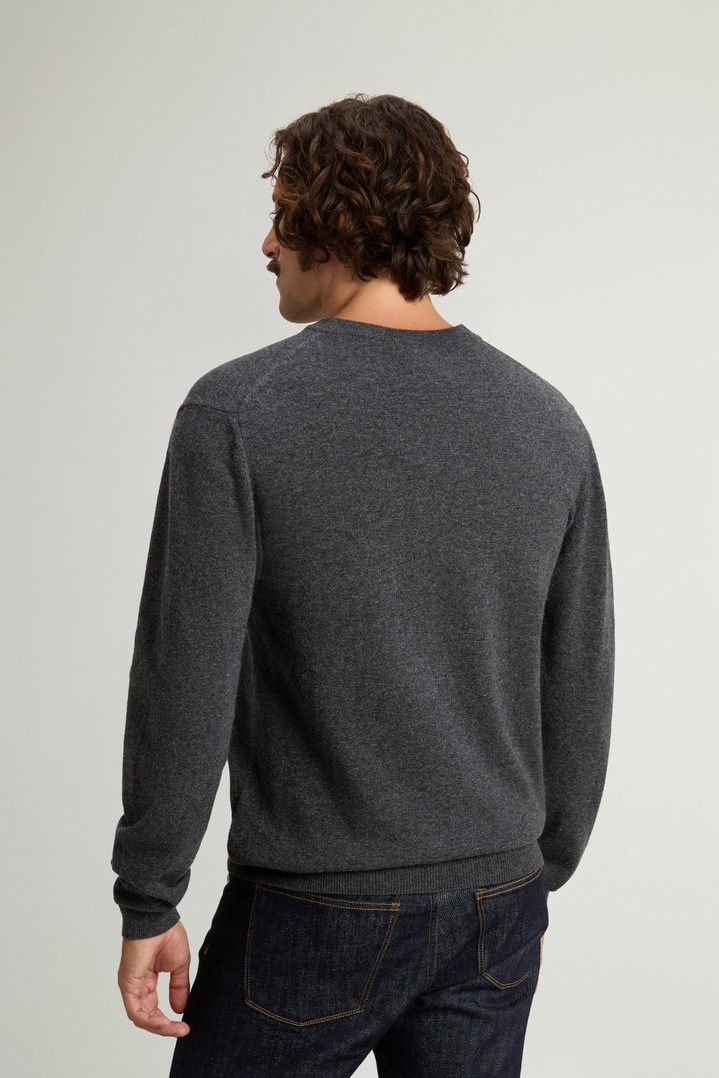 Trui van zuivere scheerwol met V-hals Grijs photo 3 | Woolrich