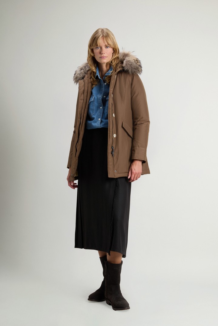 Arctic Parka in Ramar Cloth con pelliccia removibile Verde photo 2 | Woolrich