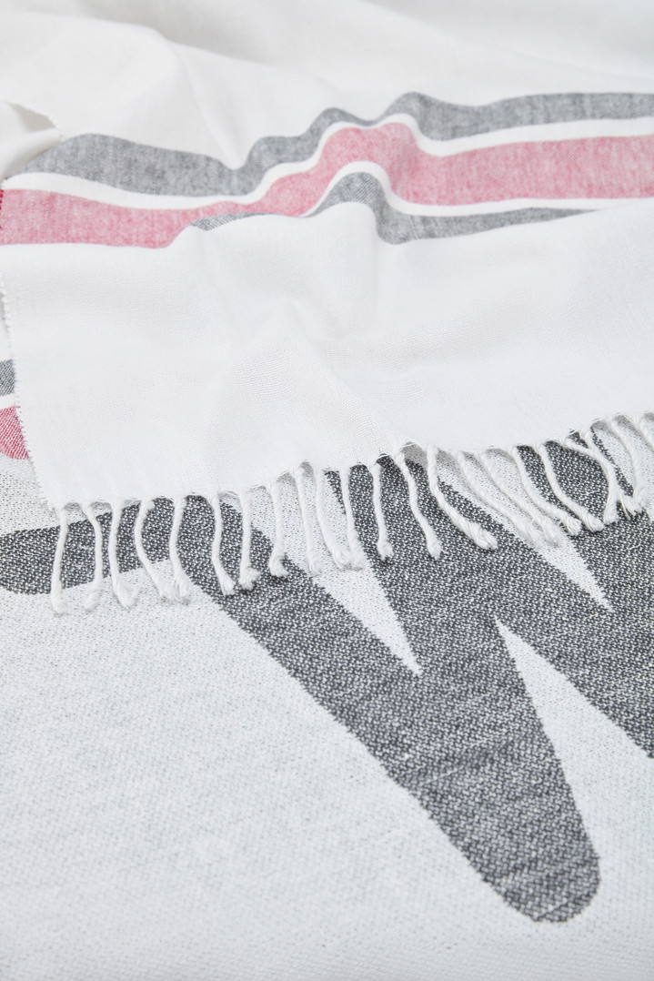 Blanket in a Cotton-Linen Blend with Jacquard Logo White photo 2 | Woolrich