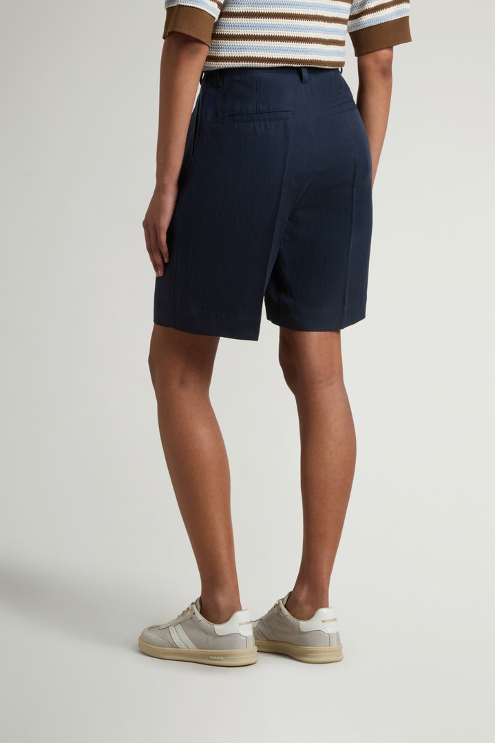 Shorts in Linen Blend with Darts Blue photo 2 | Woolrich