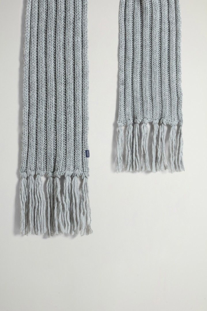 Chunky Scarf in Ribbed Wool and Alpaca Blend Gray photo 2 | Woolrich