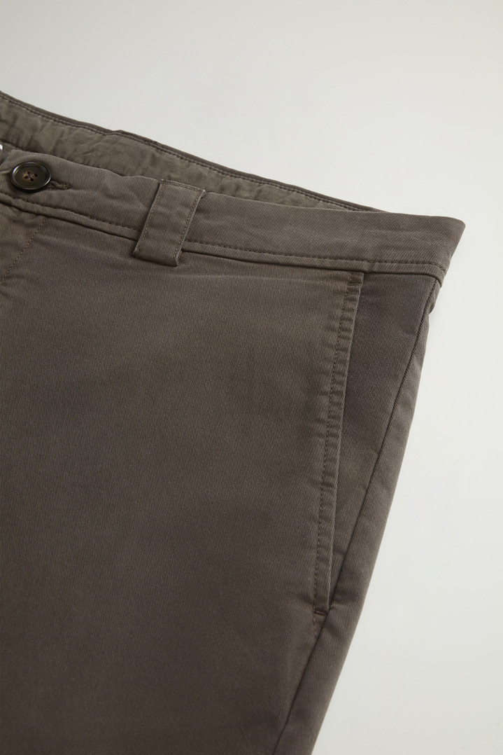 Garment-Dyed Chino Pants in Stretch Cotton Twill Green photo 3 | Woolrich