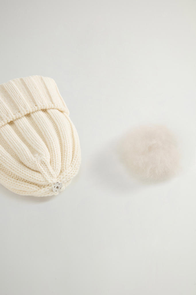 Girls’ Beanie in Pure Virgin Wool with Removable Pompon White photo 8 | Woolrich