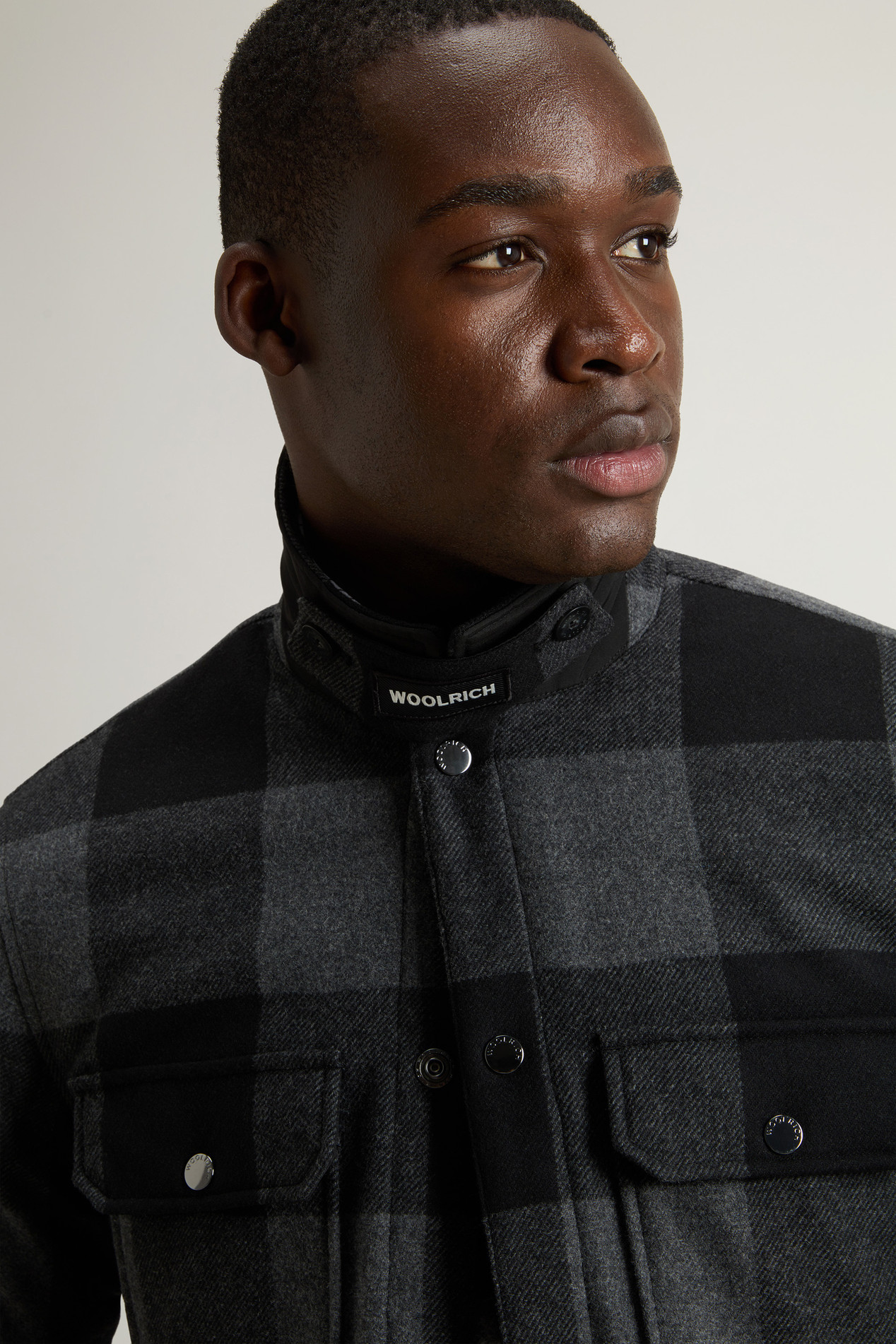 Alaskan Check Overshirt in Recycled Italian Wool Blend Black photo 4 | Woolrich