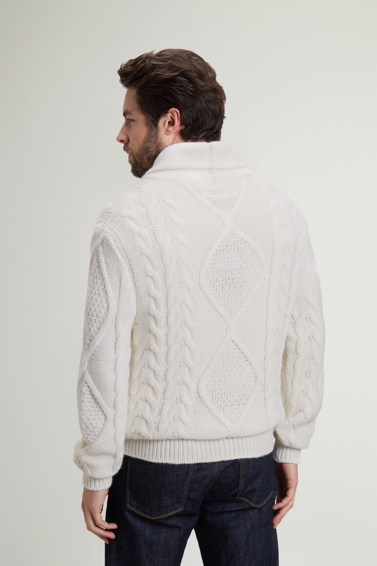 ALPACA BLEND CABLE SHAWL NECK GG4 White photo 3 | Woolrich