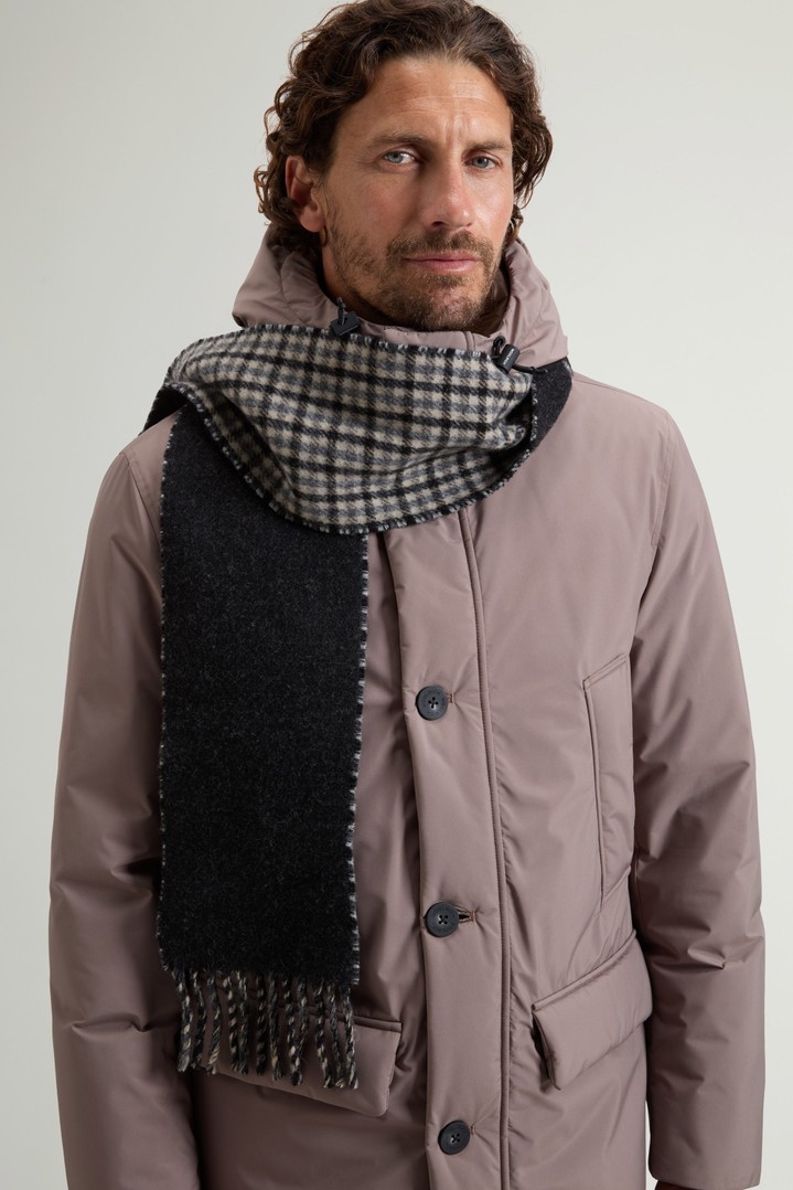 Scarf in Pure Wool with Checked Pattern Gray photo 1 | Woolrich