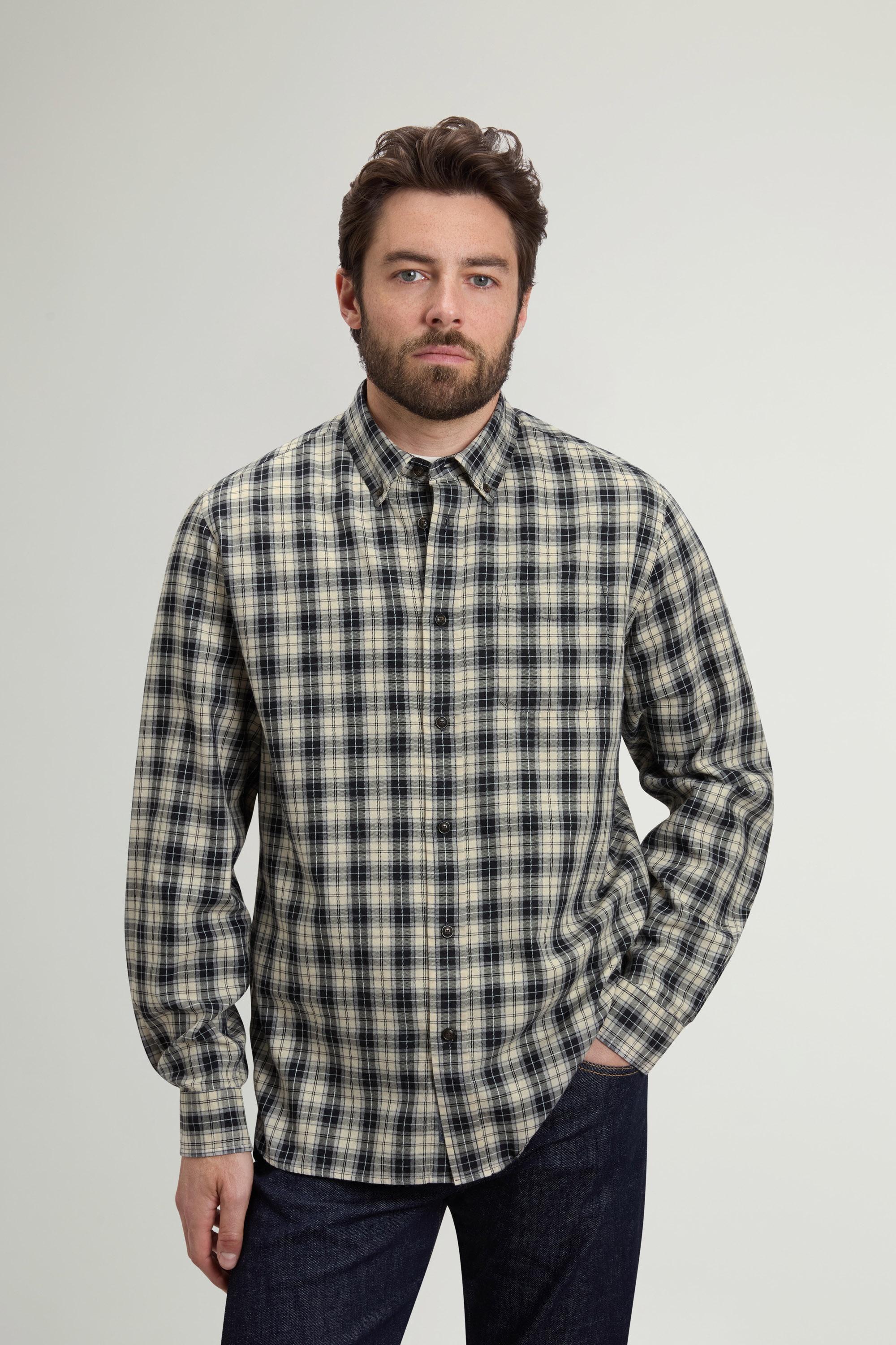 Chemise à carreaux en flanelle de pur coton avec col à pointes boutonnées Blanc photo 1 | Woolrich