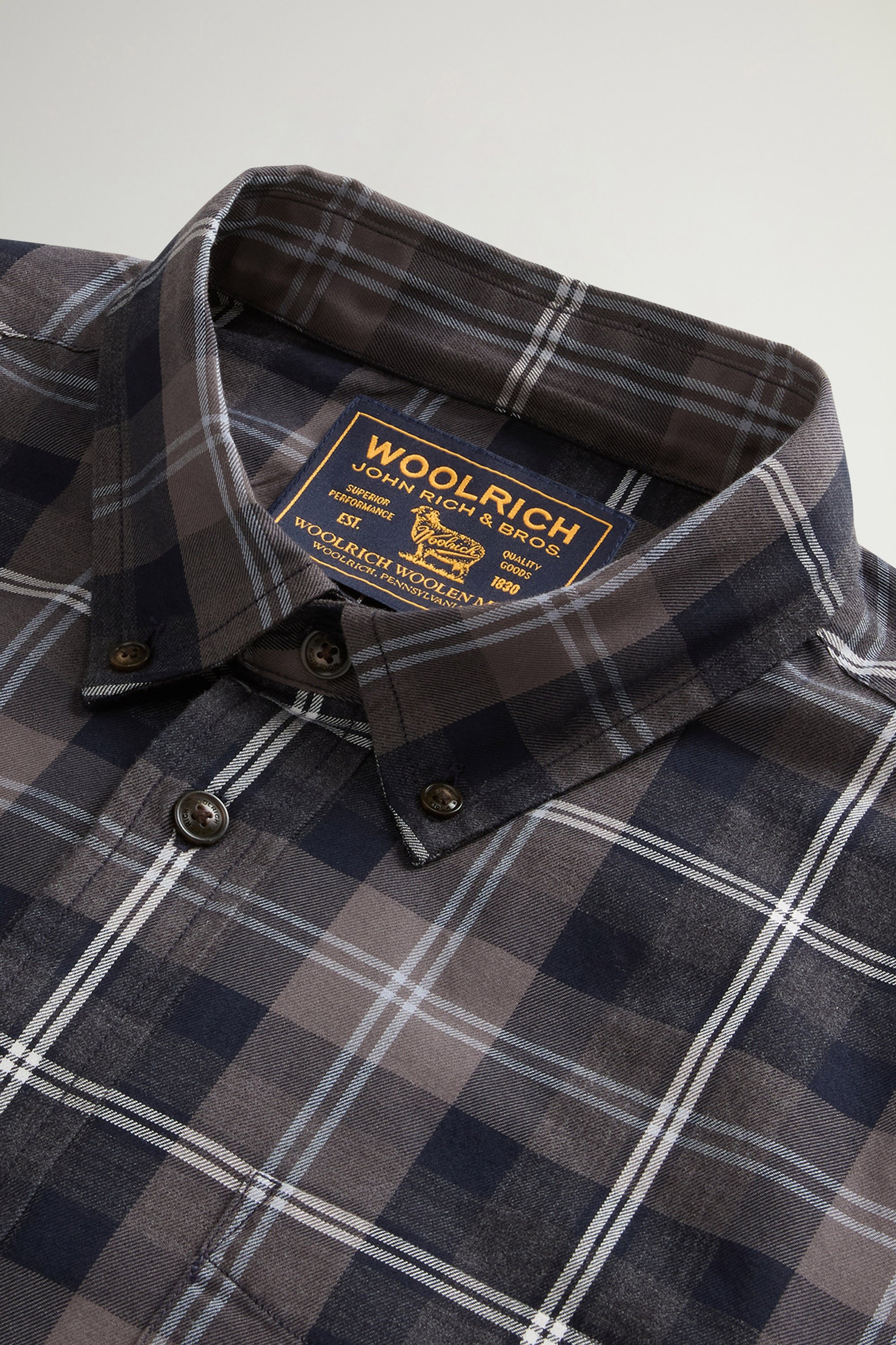 Button-Down Checked Shirt in Pure Cotton Flannel Gray photo 6 | Woolrich