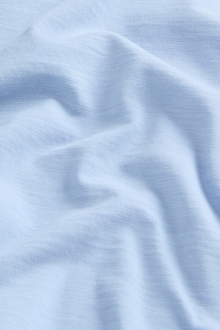 T-Shirt mit V-Ausschnitt aus geflammter, reiner Baumwolle Blau photo 2 | Woolrich