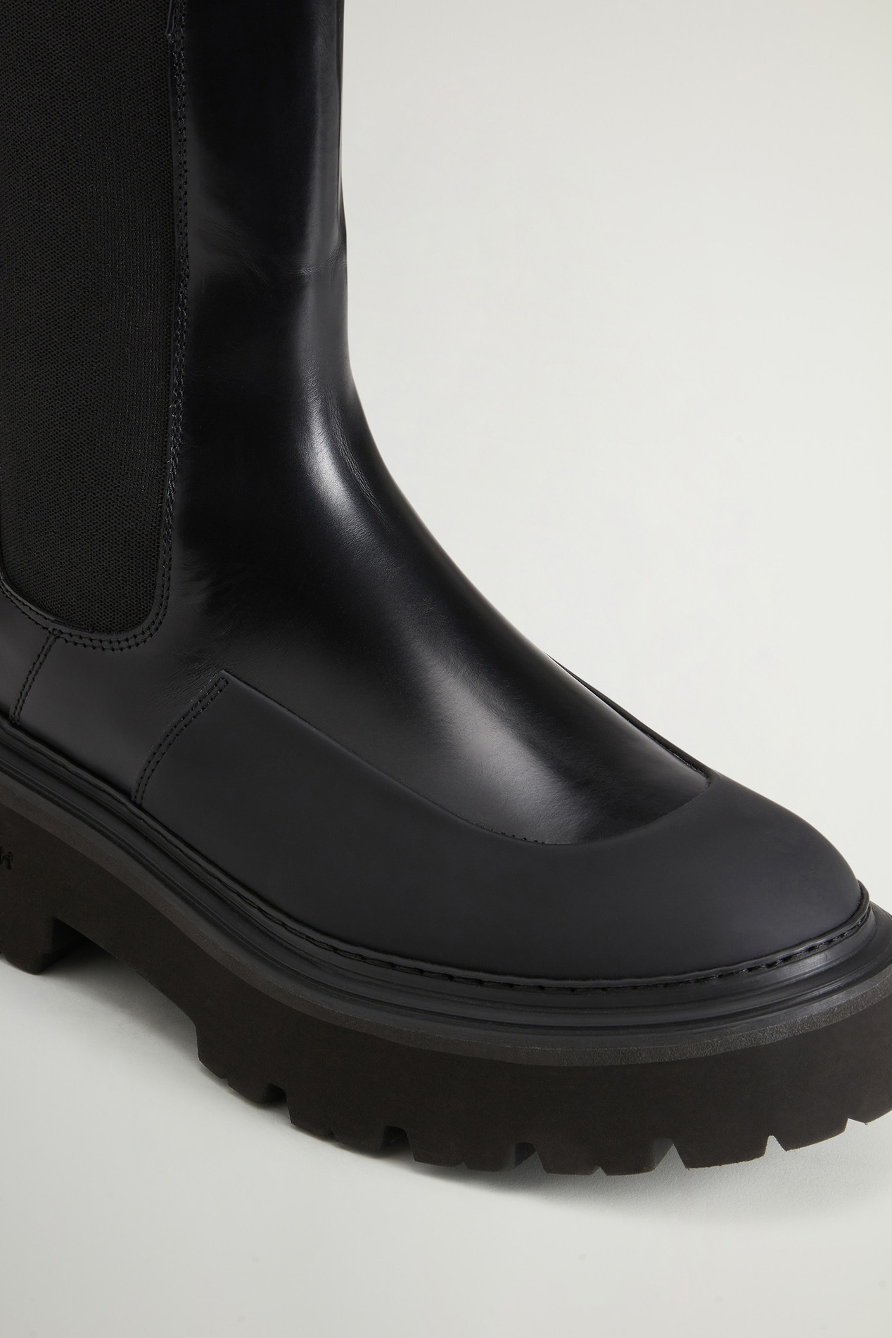 Logger Chelsea Boots with Lugged Sole Black photo 5 | Woolrich