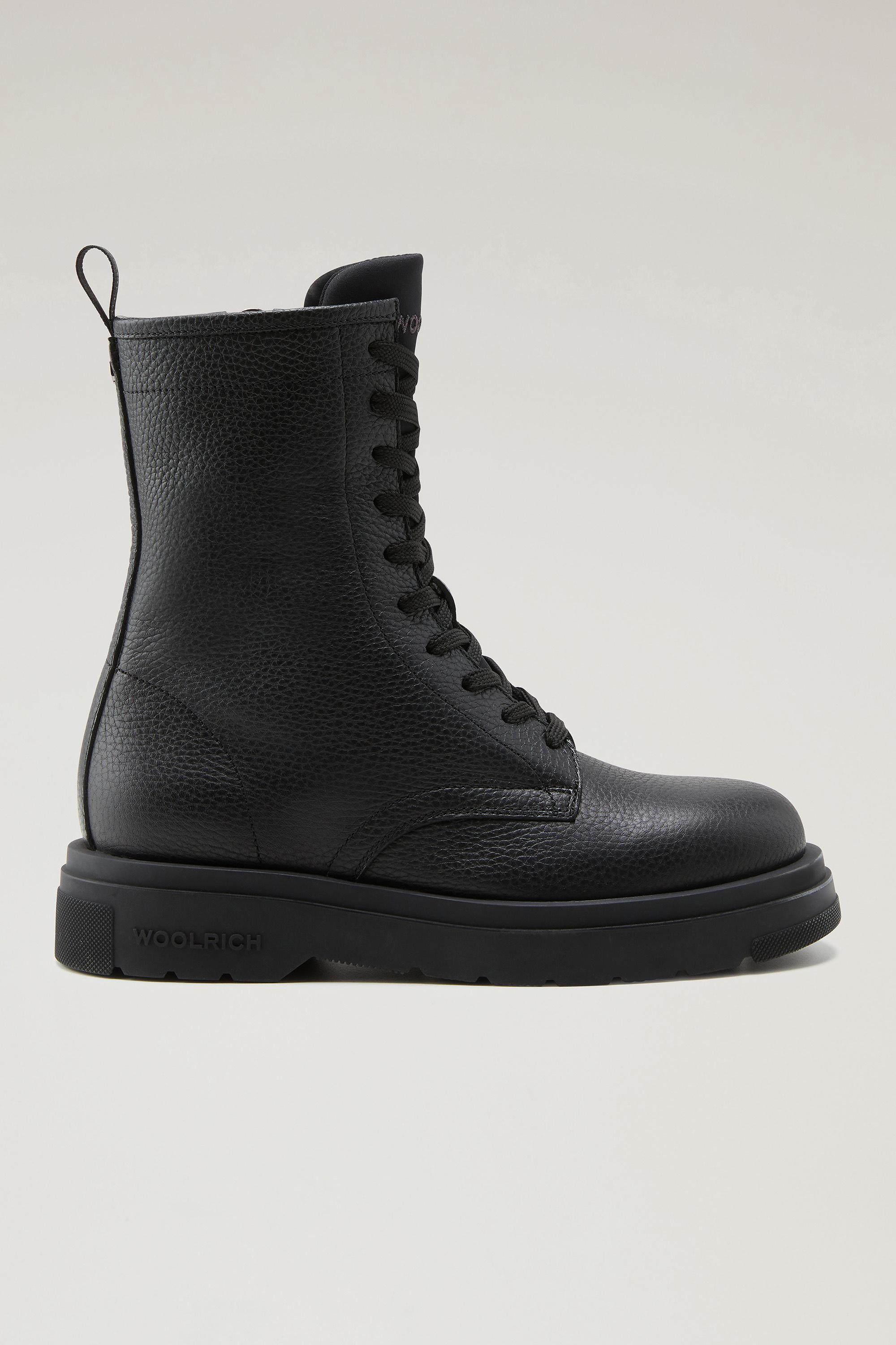 New City Boots in Tumbled Leather Black photo 1 | Woolrich