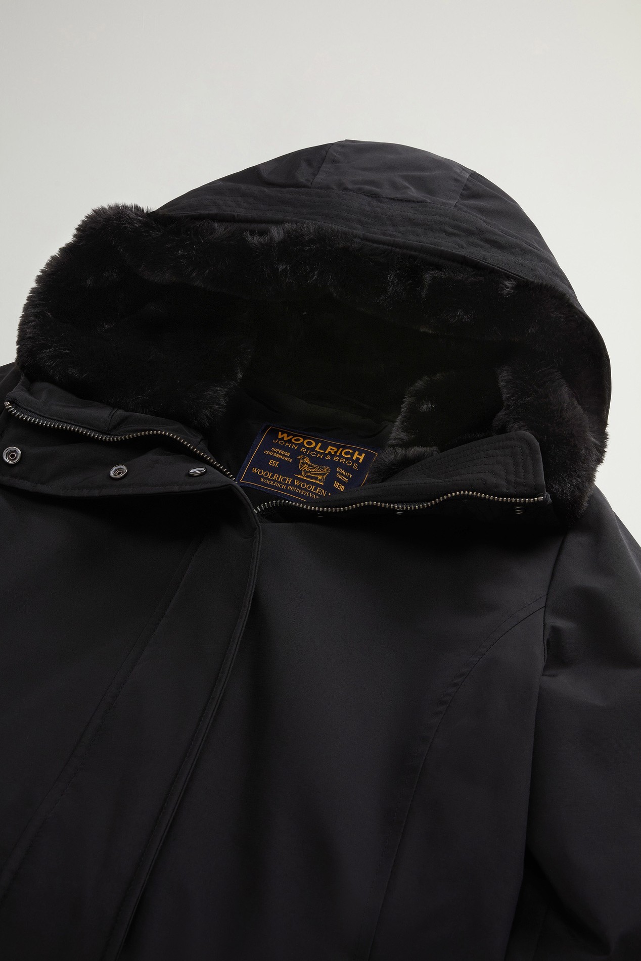 BOULDER FAUX FUR PARKA Black photo 6 | Woolrich