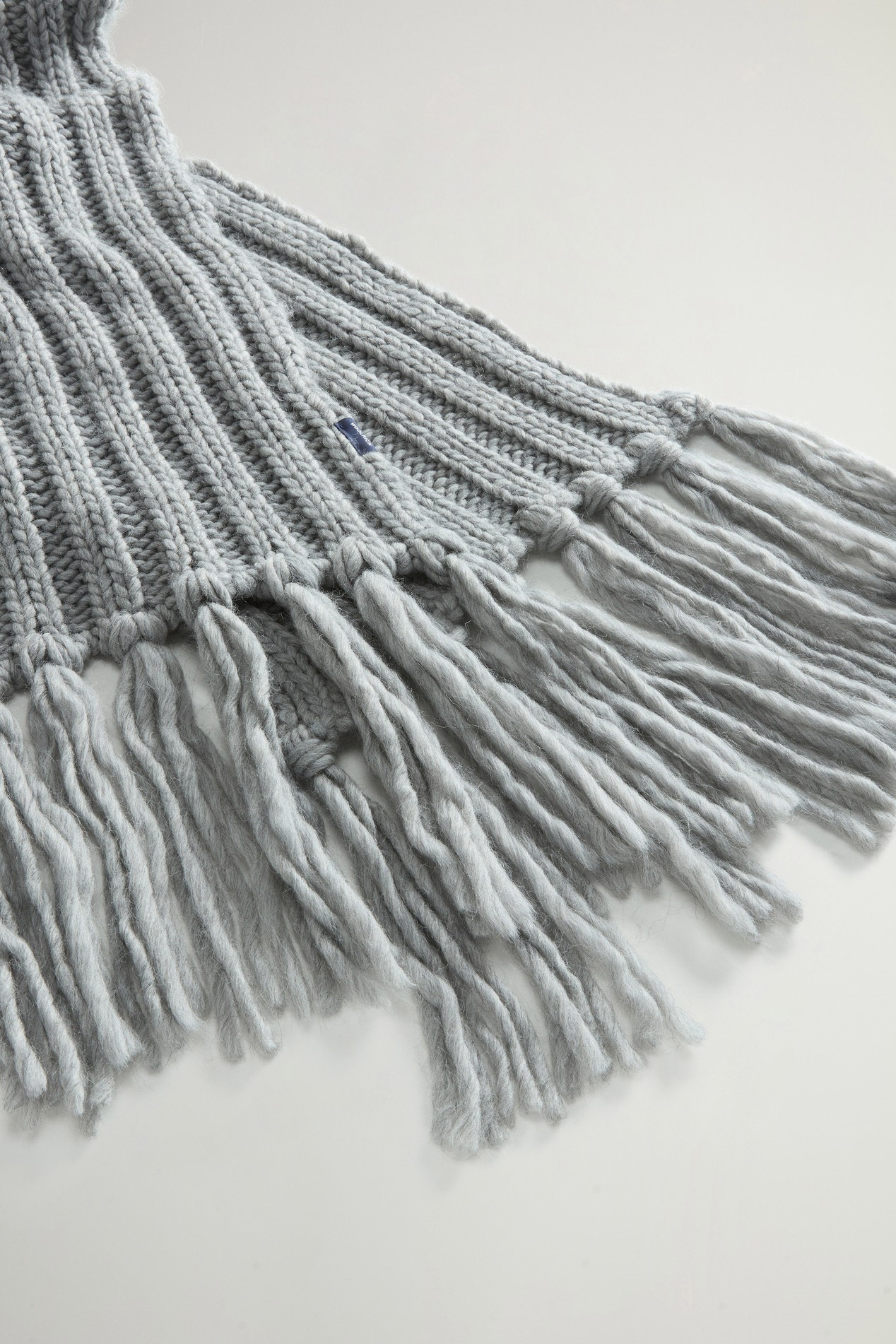 Chunky Scarf in Ribbed Wool and Alpaca Blend Gray photo 3 | Woolrich