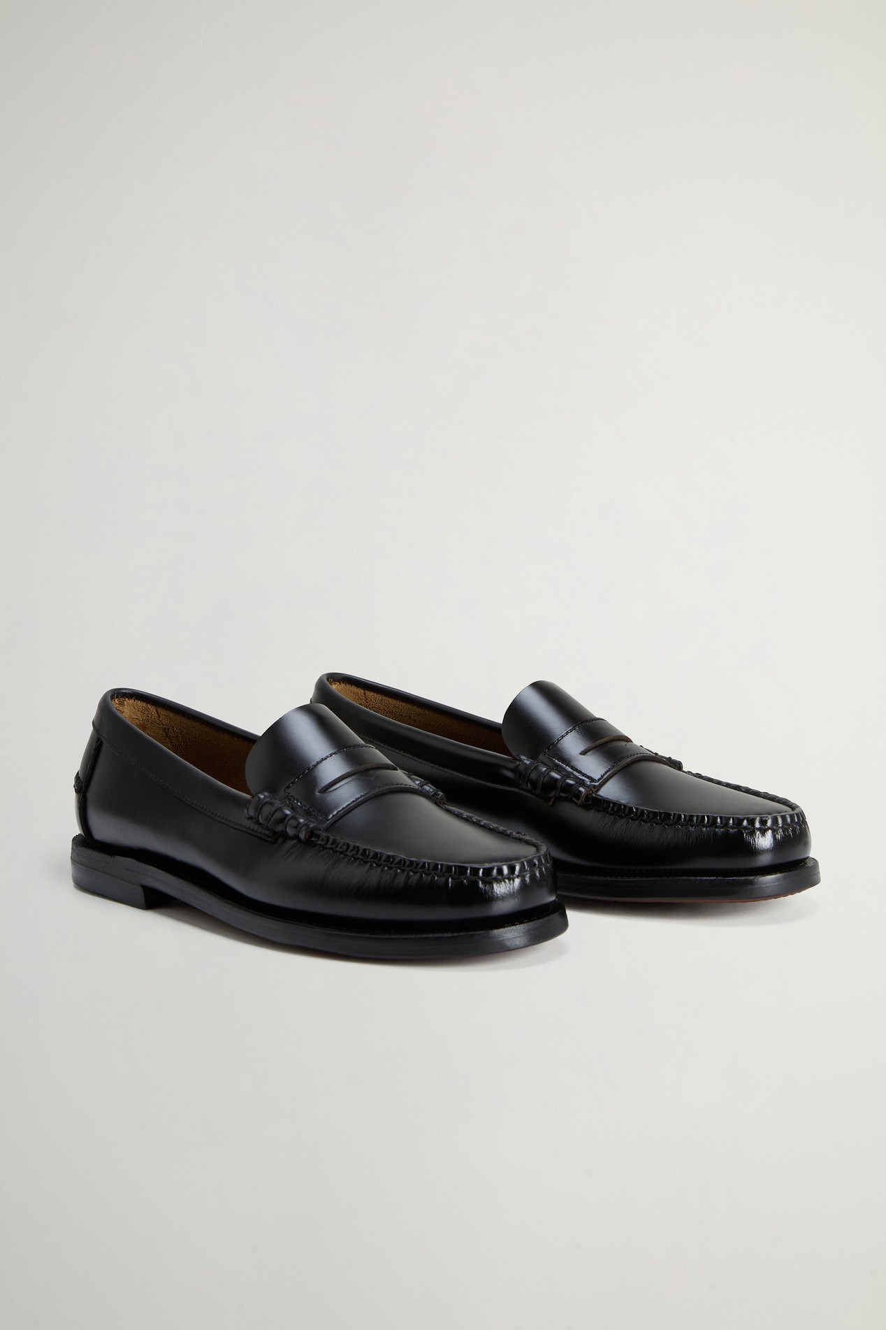 Sebago x Woolrich Classic Dan Loafers in Smooth Leather Black photo 2 | Woolrich